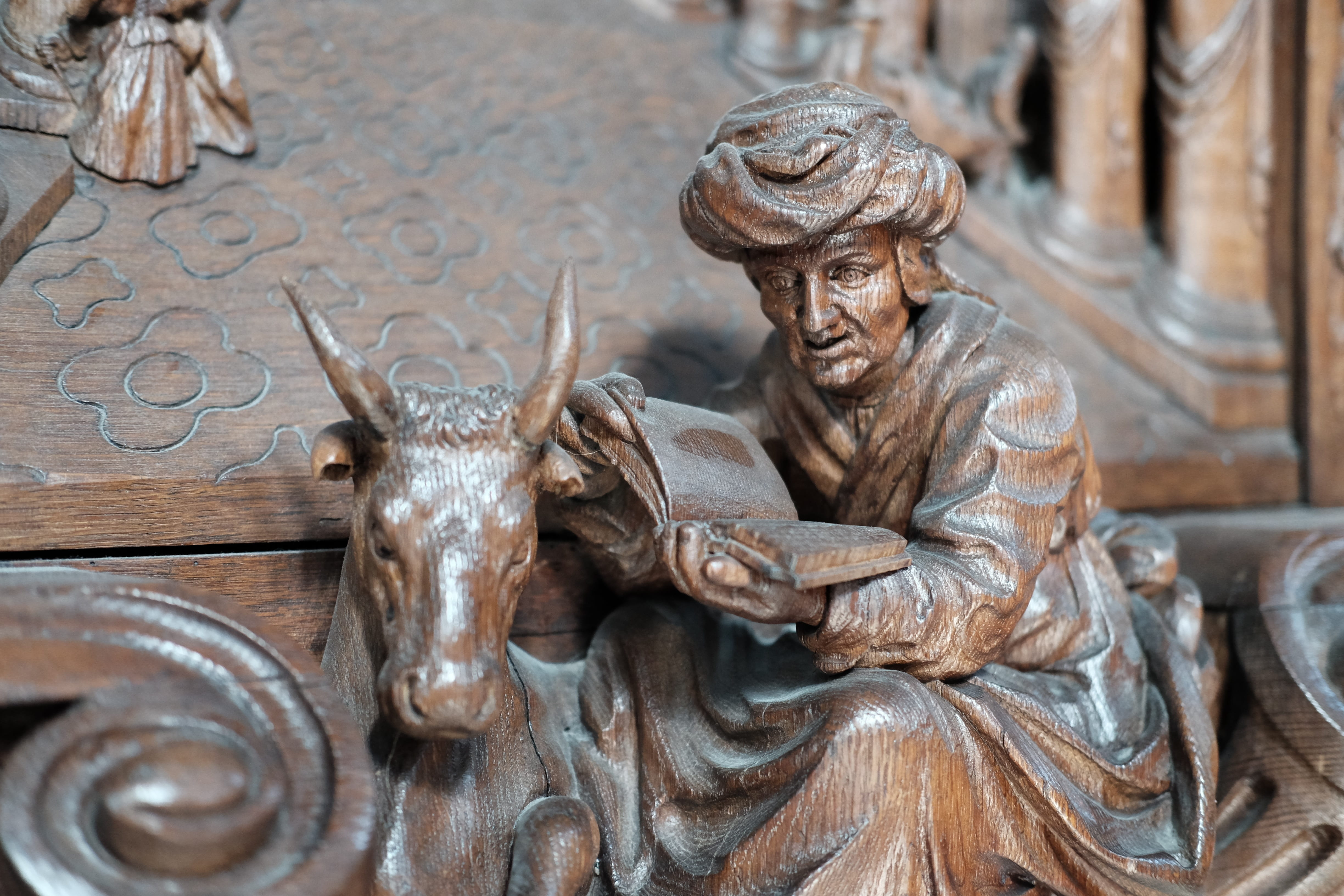 statue, carving - craft product, creativity, sculpture, church, woodcut, no people, 4K, day, place of worship, detail, art and craft, history, spirituality, HD Wallpaper