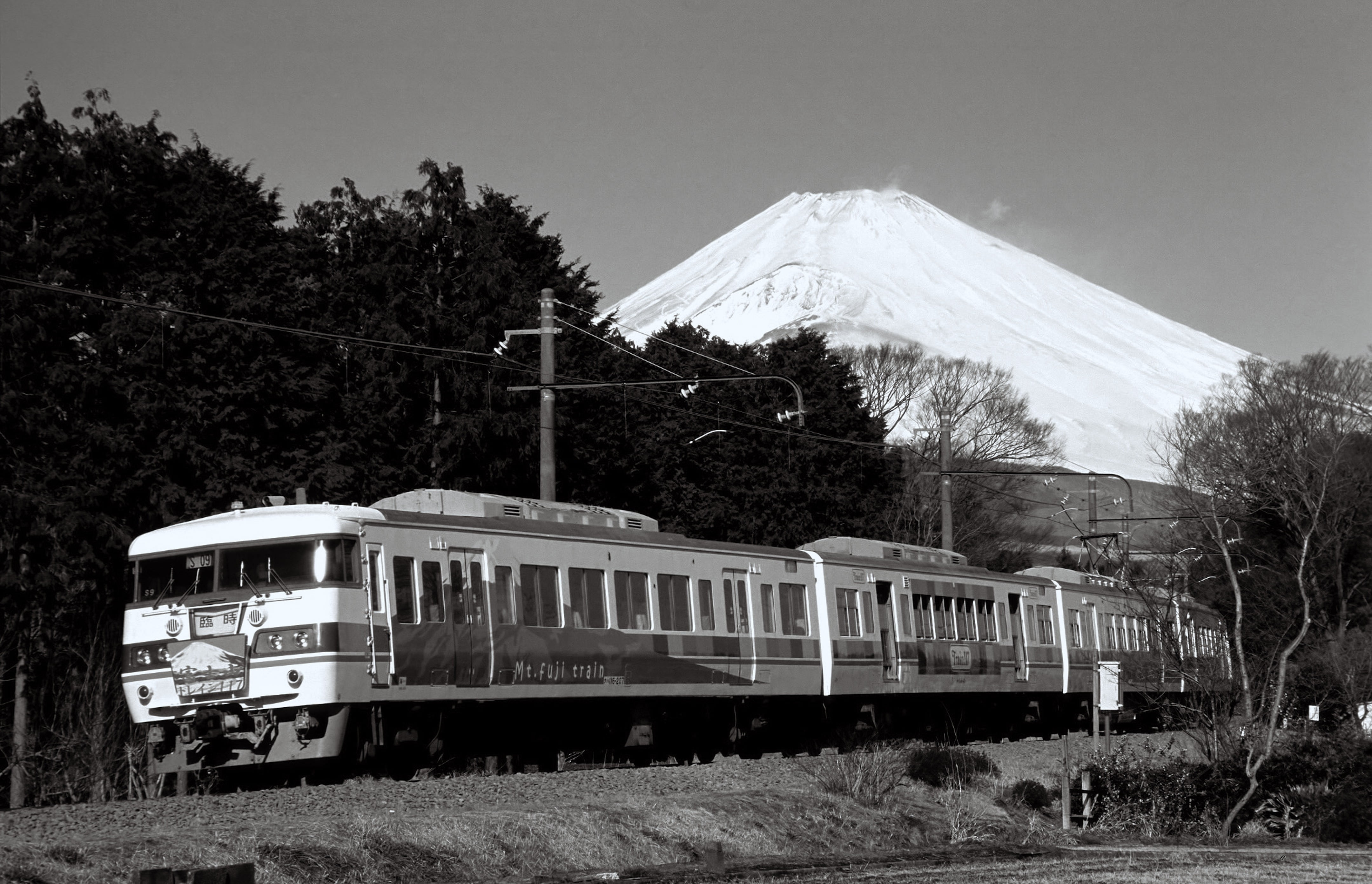 beautiful, mt fugi, 4K, land vehicle, train, sky, transportation, japan, railroad, travel, mountains, railroad car, tree, railroad track, mountain, snowcapped mountain, HD Wallpaper
