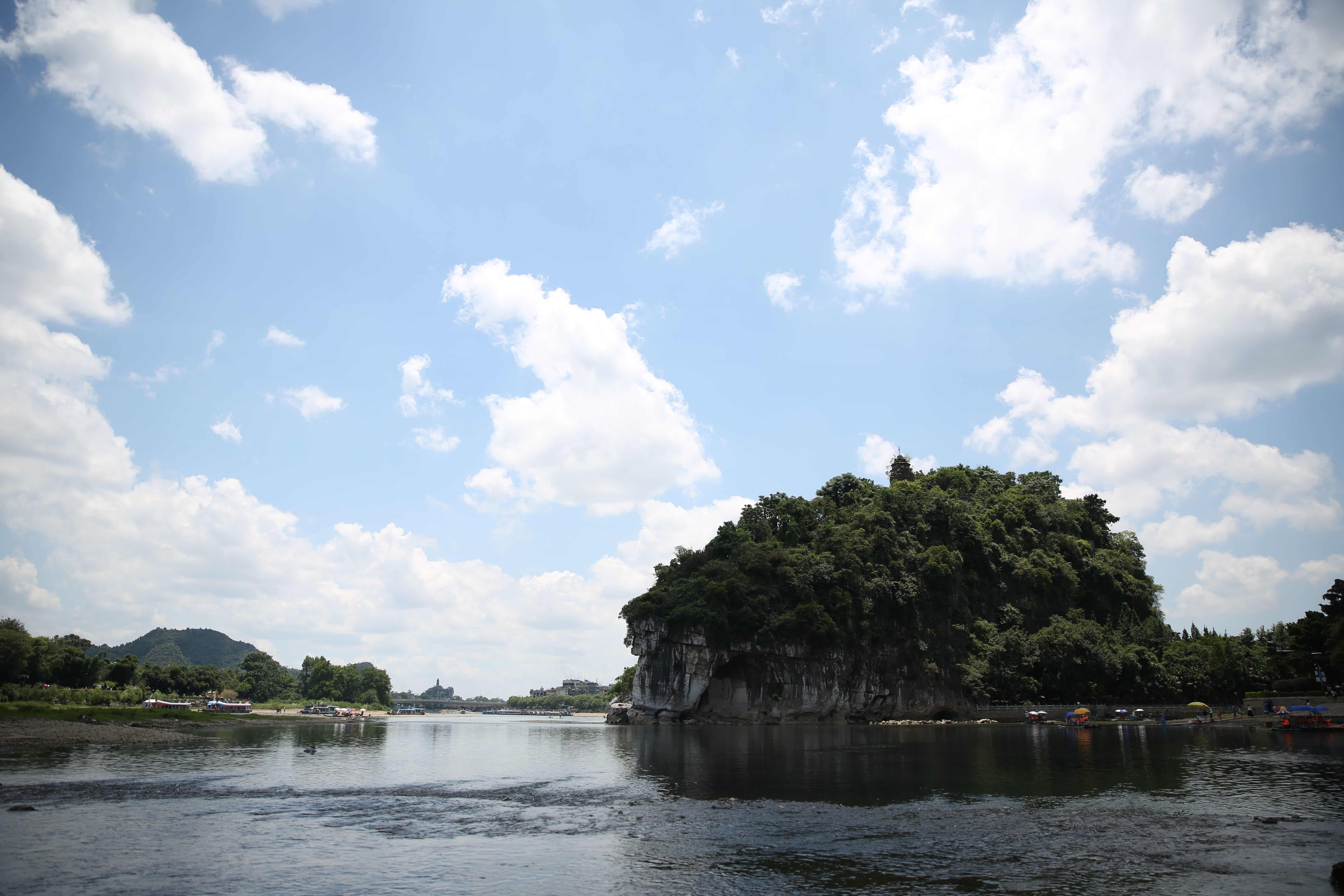 tranquil scene, reflection, cloud - sky, tree, the li river, nature, plant, sky, no people, tranquility, outdoors, elephant trunk hill, water, 5K, day, HD Wallpaper