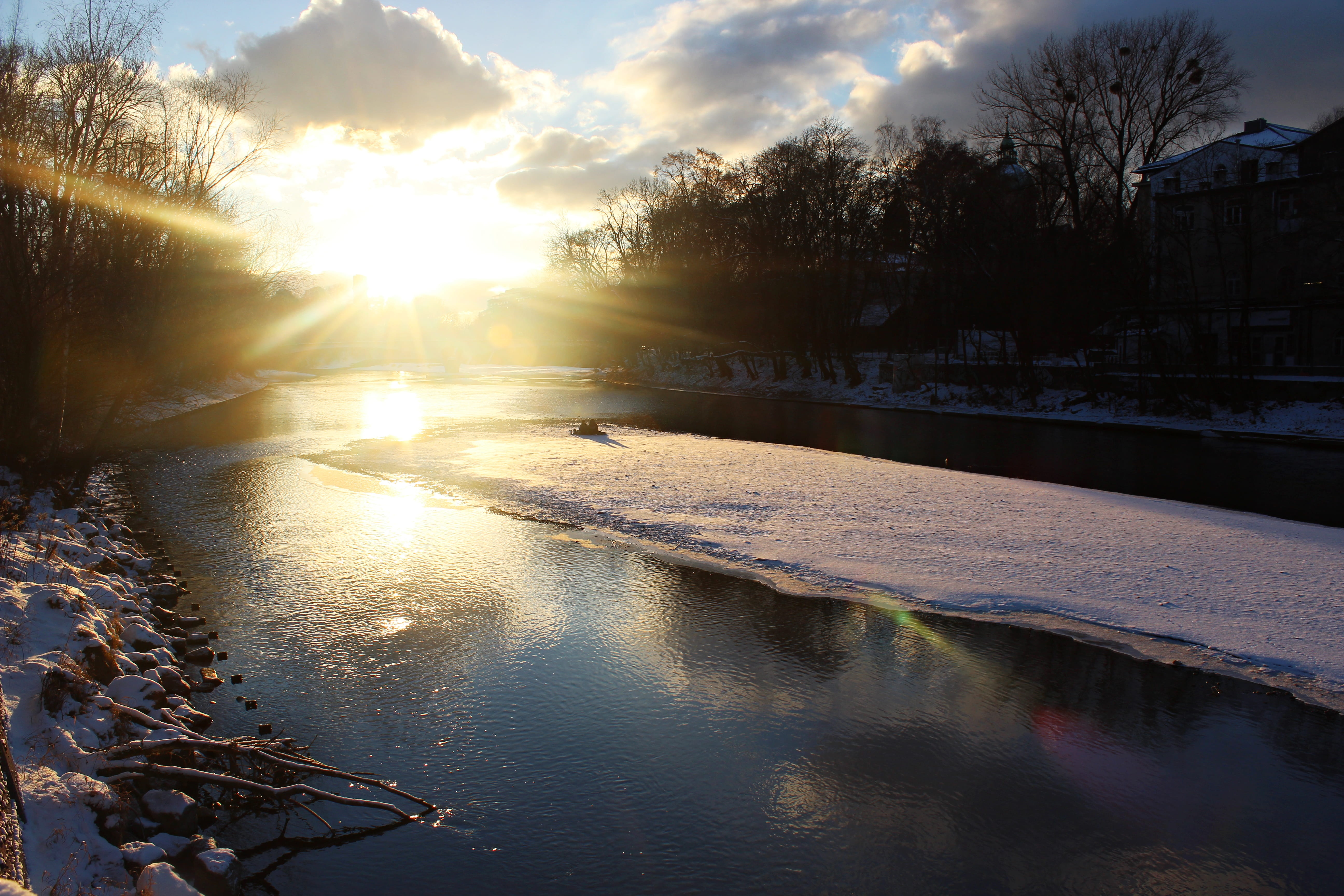 water, tranquil scene, tranquility, sunlight, nature, winter, plant, light, no people, ice, sky, beauty in nature, frozen, tree, snow, cloud - sky, isar, HD Wallpaper