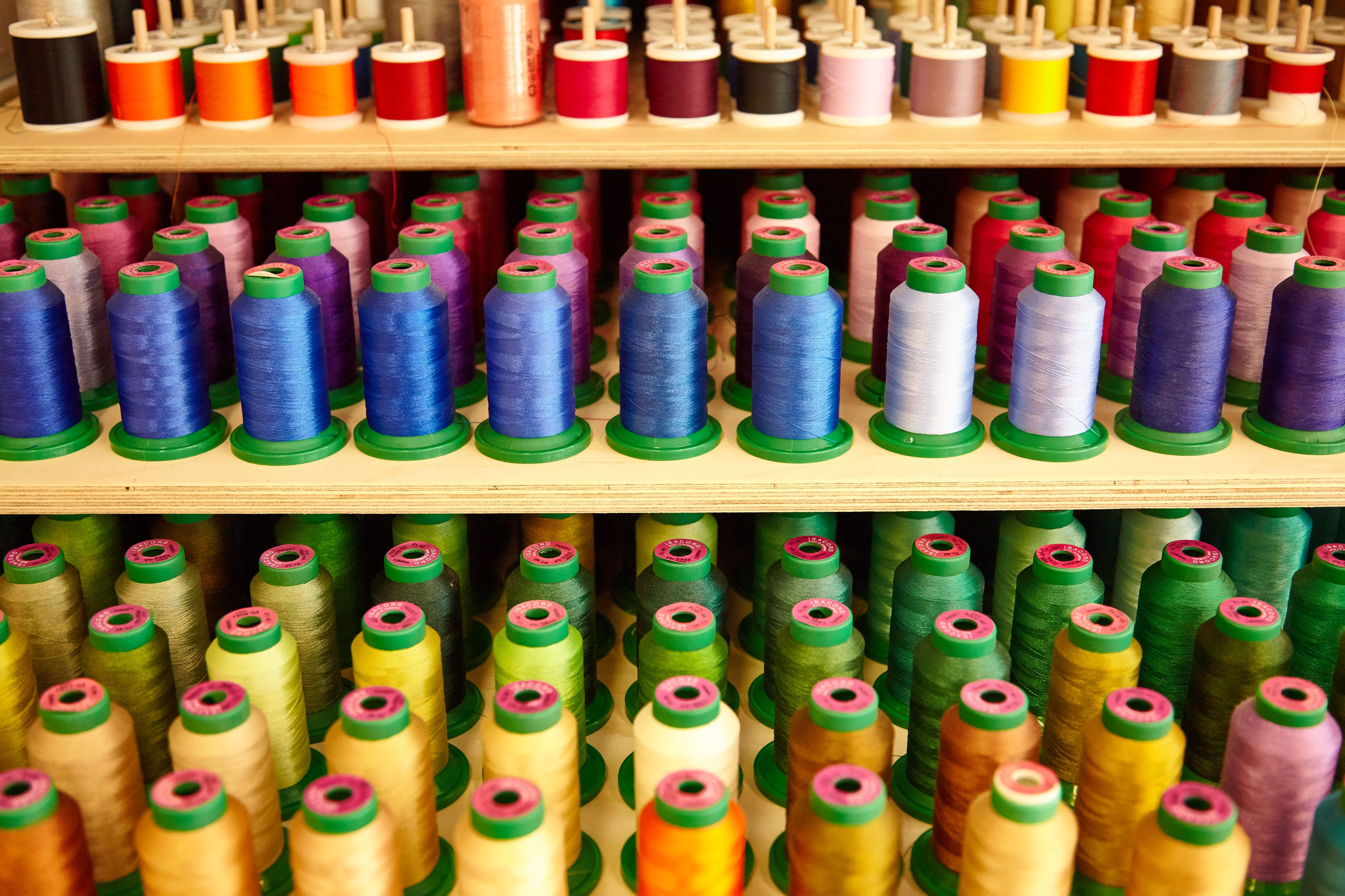 thread, close-up, retail, threads, Yarn, choice, variation, multi colored, still life, abundance, order, full frame, in a row, spool, no people, Faden, HD Wallpaper