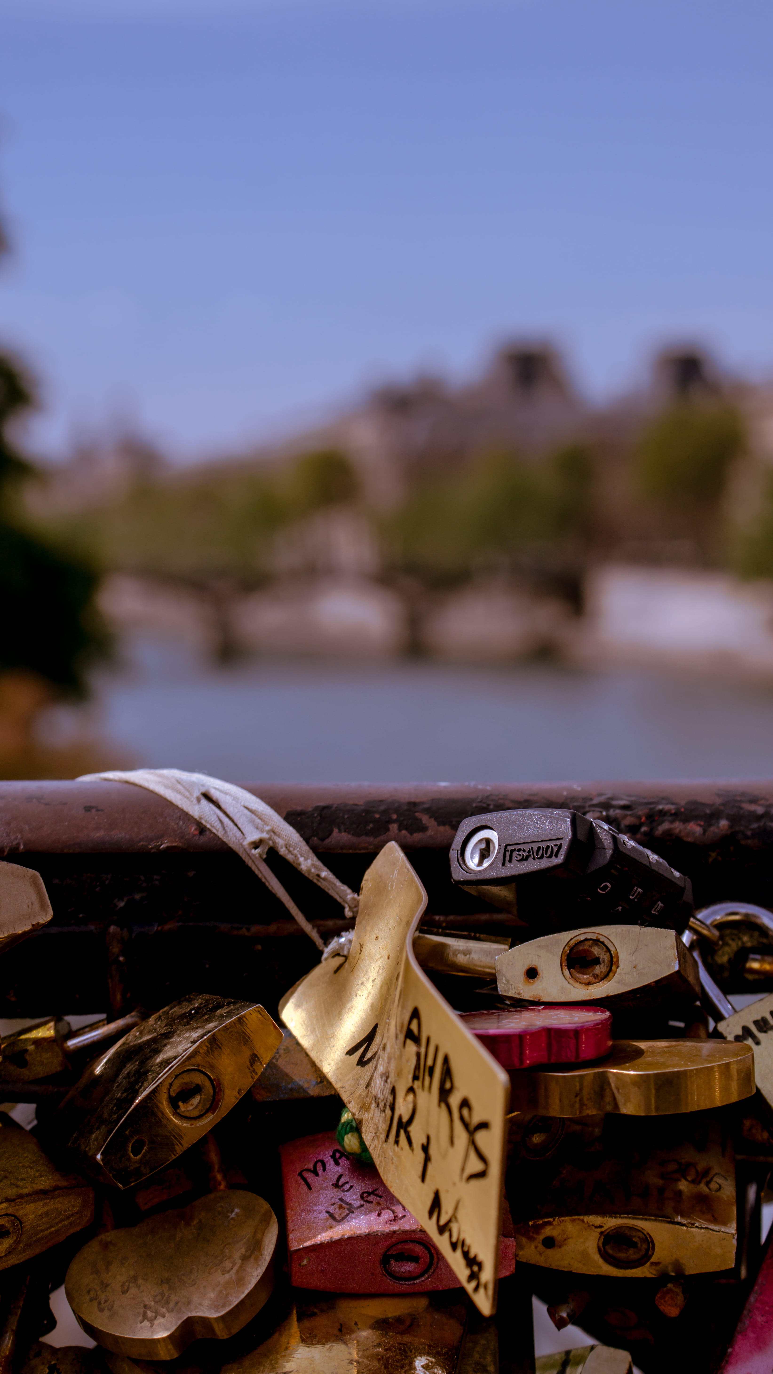 bridge - man made structure, love, love lock, lock, safety, connection, close-up, security, padlock, hope - concept, bridge, paris, no people, metal, pont neuf, Phone HD Wallpaper