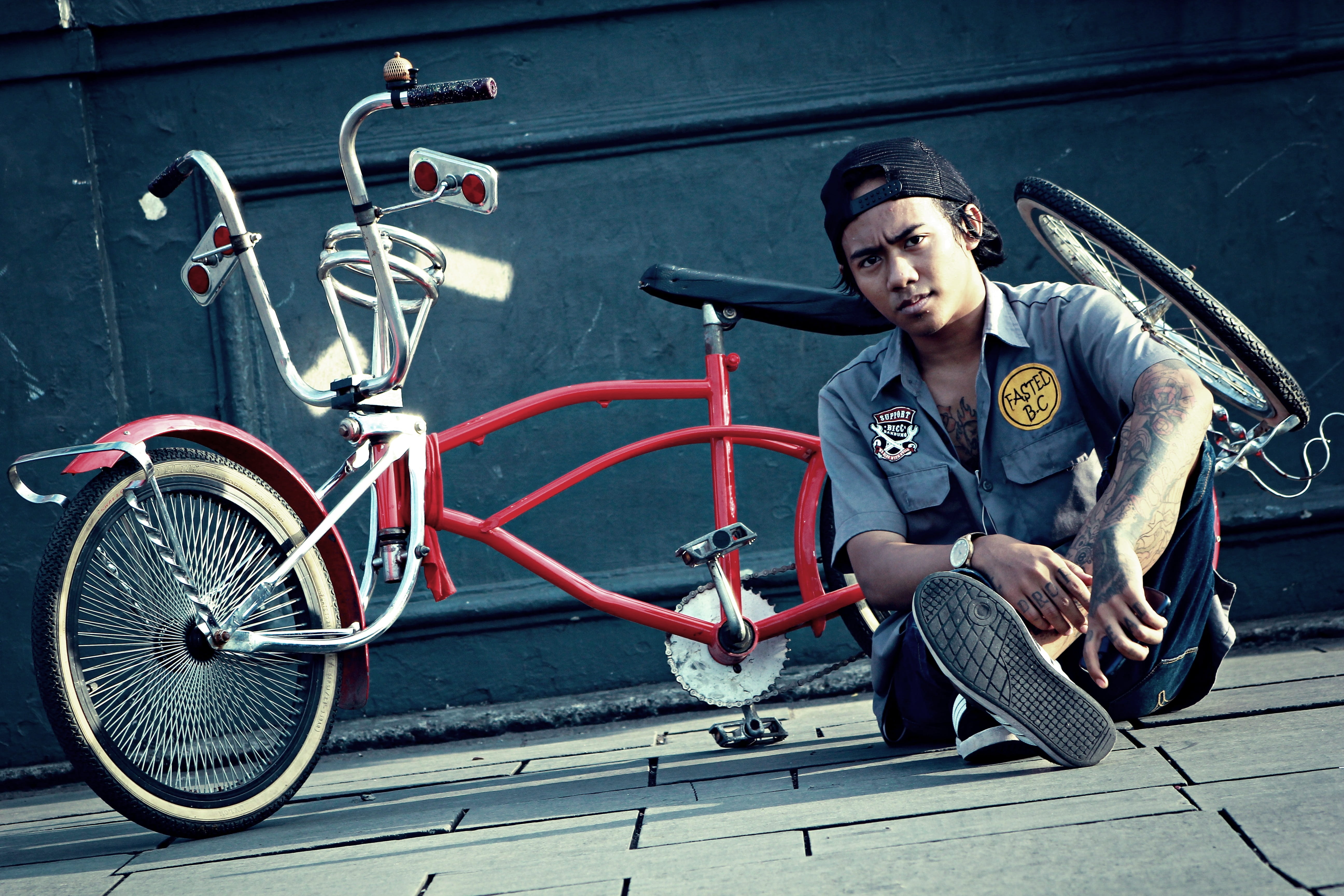 clothing, summer, adult, one young man only, lifestyles, Street, Male, young adult, one man only, portrait, Boy, alone, People, looking at camera, bicycle, HD Wallpaper