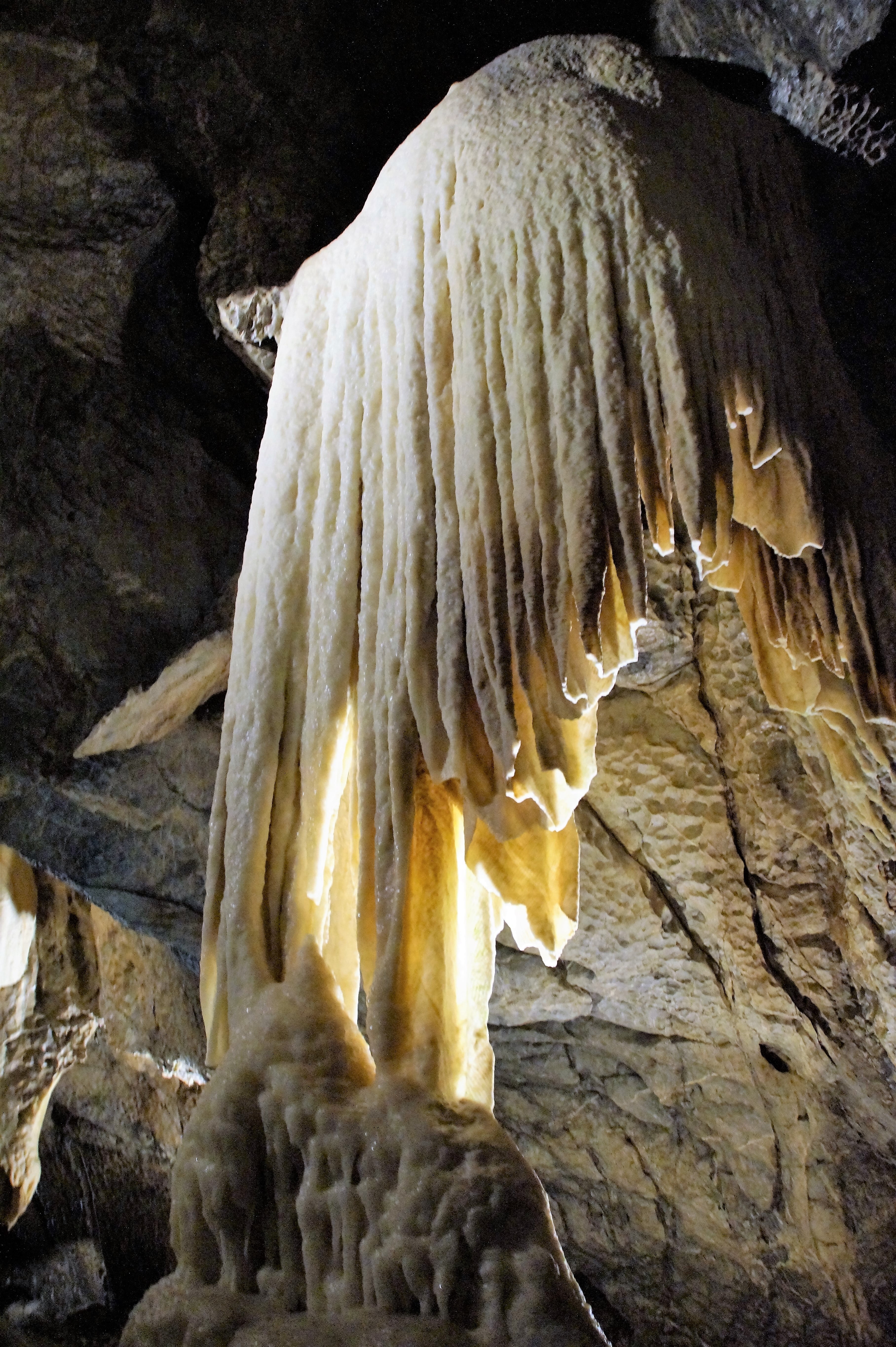 outdoors, frozen, nature, geology, cave, fungus, close-up, limestone, beauty in nature, stalactite, tranquility, solid, krápník, rock - object, mushroom, Phone HD Wallpaper