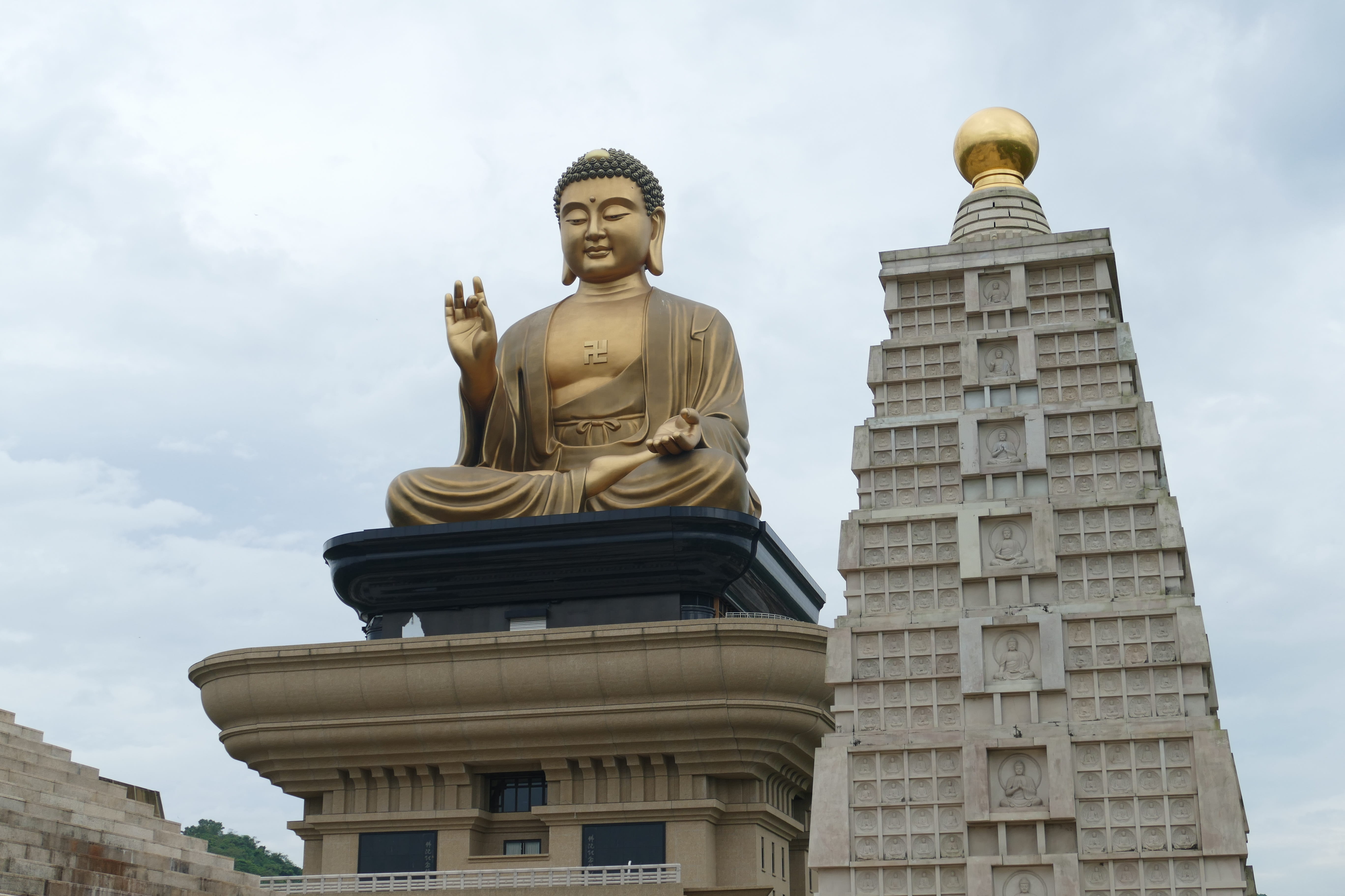buddhist, fernöstlich, architecture, building, religion, male likeness, building exterior, prayer, spirituality, day, belief, pagoda, meditation, buddha, HD Wallpaper