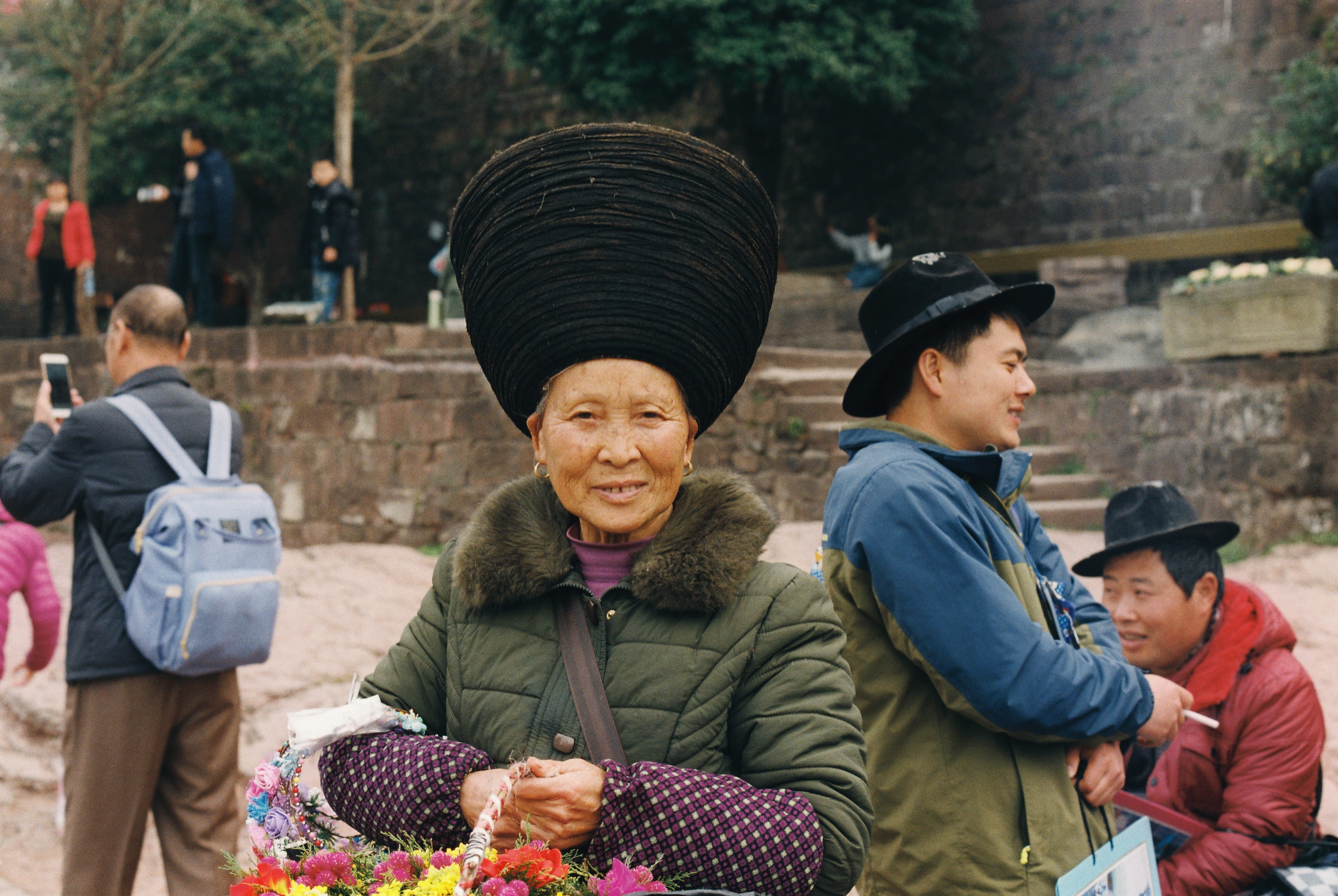 standing, chinese, grandchild, flowers, hat, people, woman, outdoors, family, architecture, waist up, grandfather, china, portrait, uniform, winter, day, HD Wallpaper