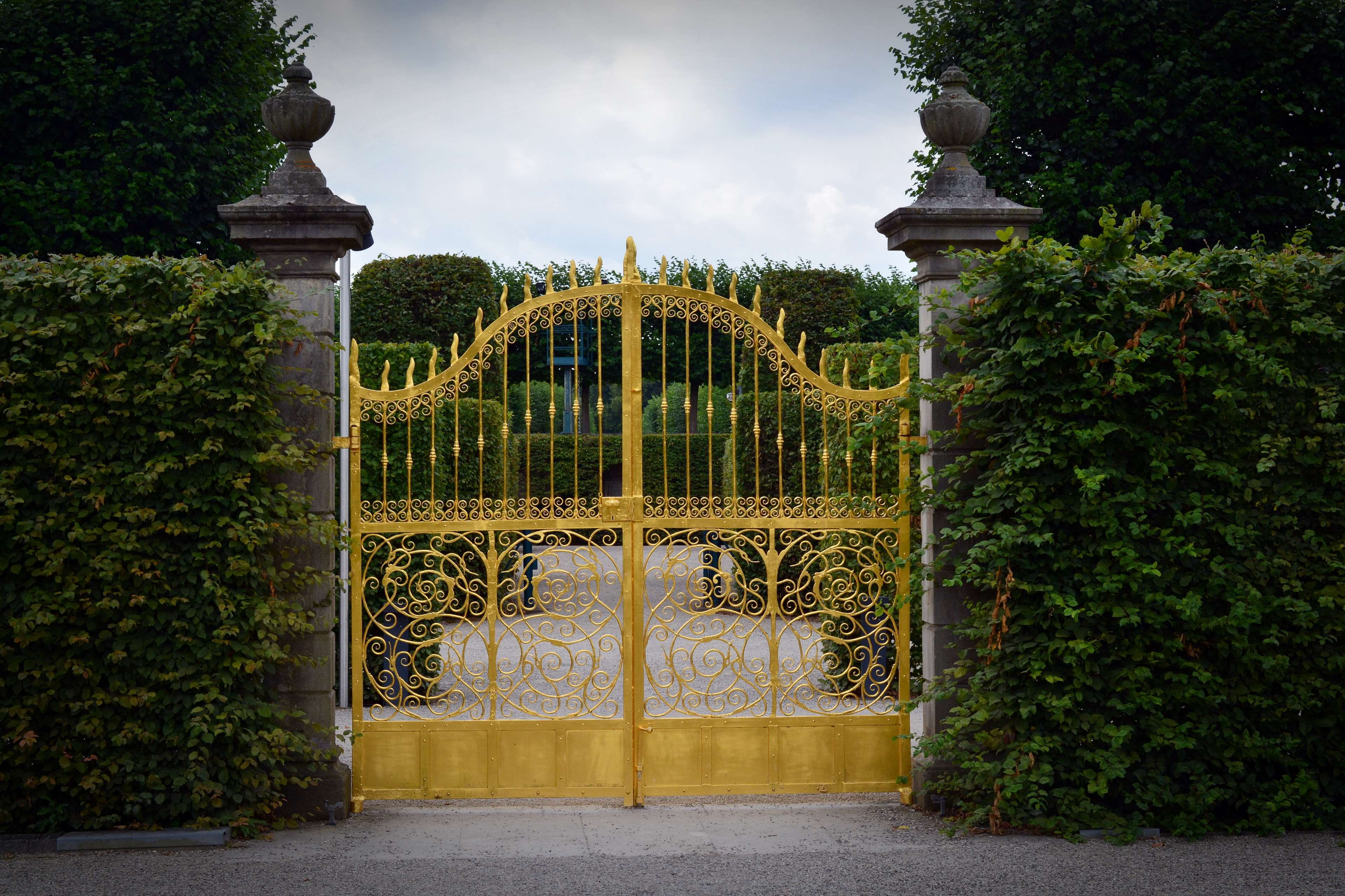 topiary, tree, 4K, wrought iron, portal, ornate, hanover, mansion, city, entrance, shiny, building, no people, building exterior, hedge, goal, gold, architectural column, HD Wallpaper