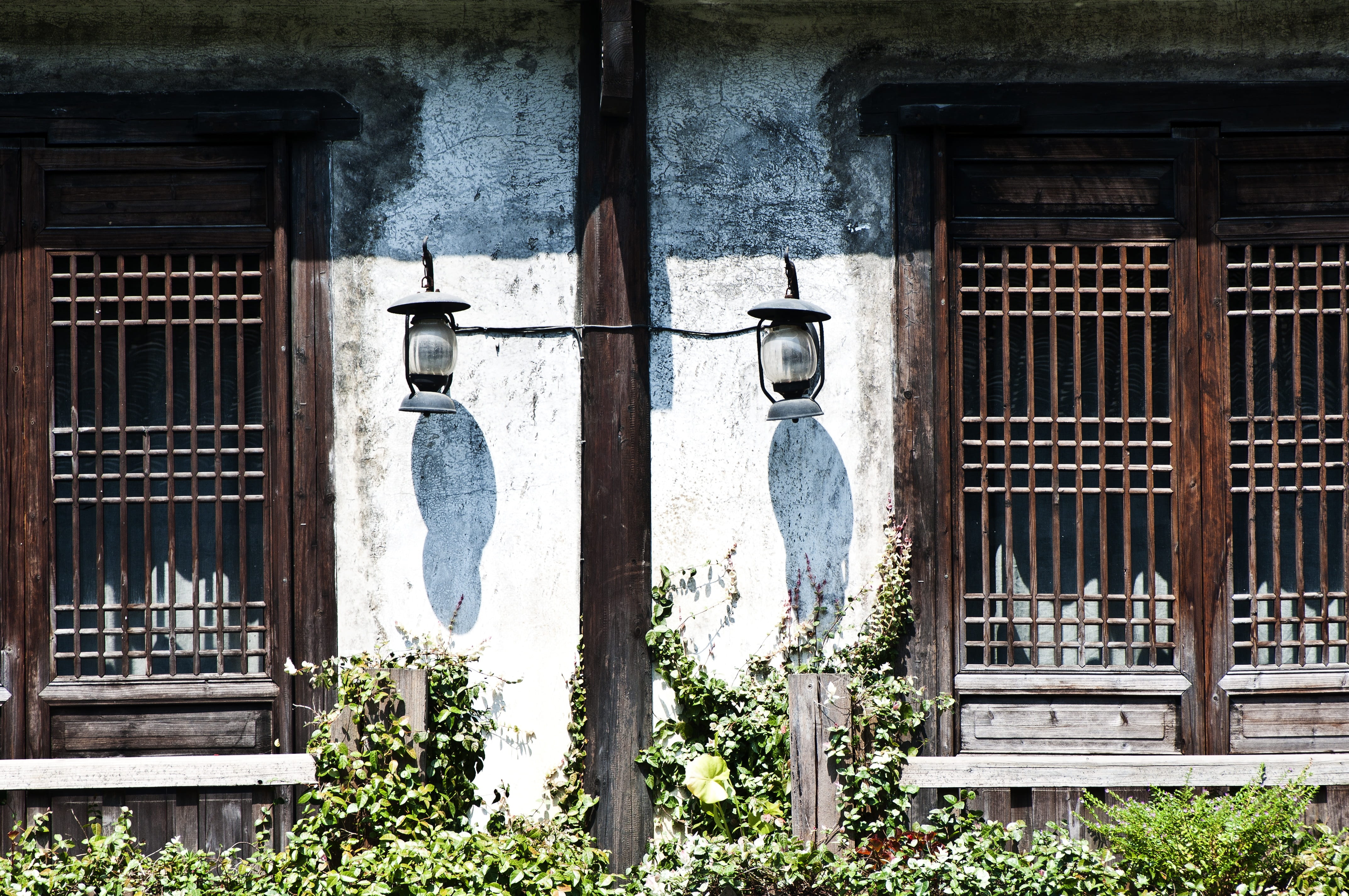 the mottled, architecture, huizhou architecture, white, the ming and qing dynasties, building exterior, window frame, outdoors, residential district, wood frame, HD Wallpaper