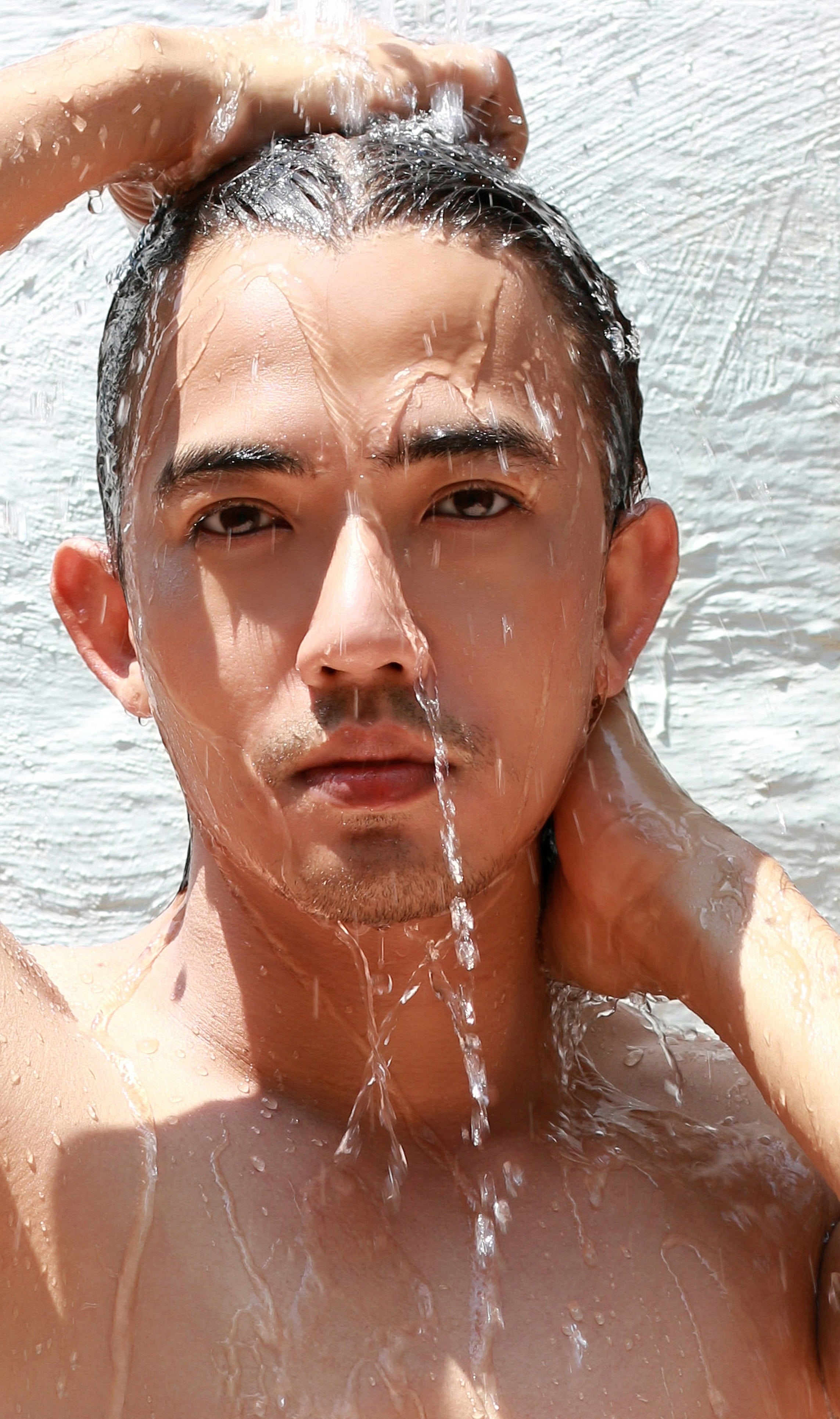 men, headshot, face, washing, healthy Lifestyle, drop, one person, wall, the person, wet, freshness, 4K, lifestyles, smiling, wet hair, adult, front view, Phone HD Wallpaper