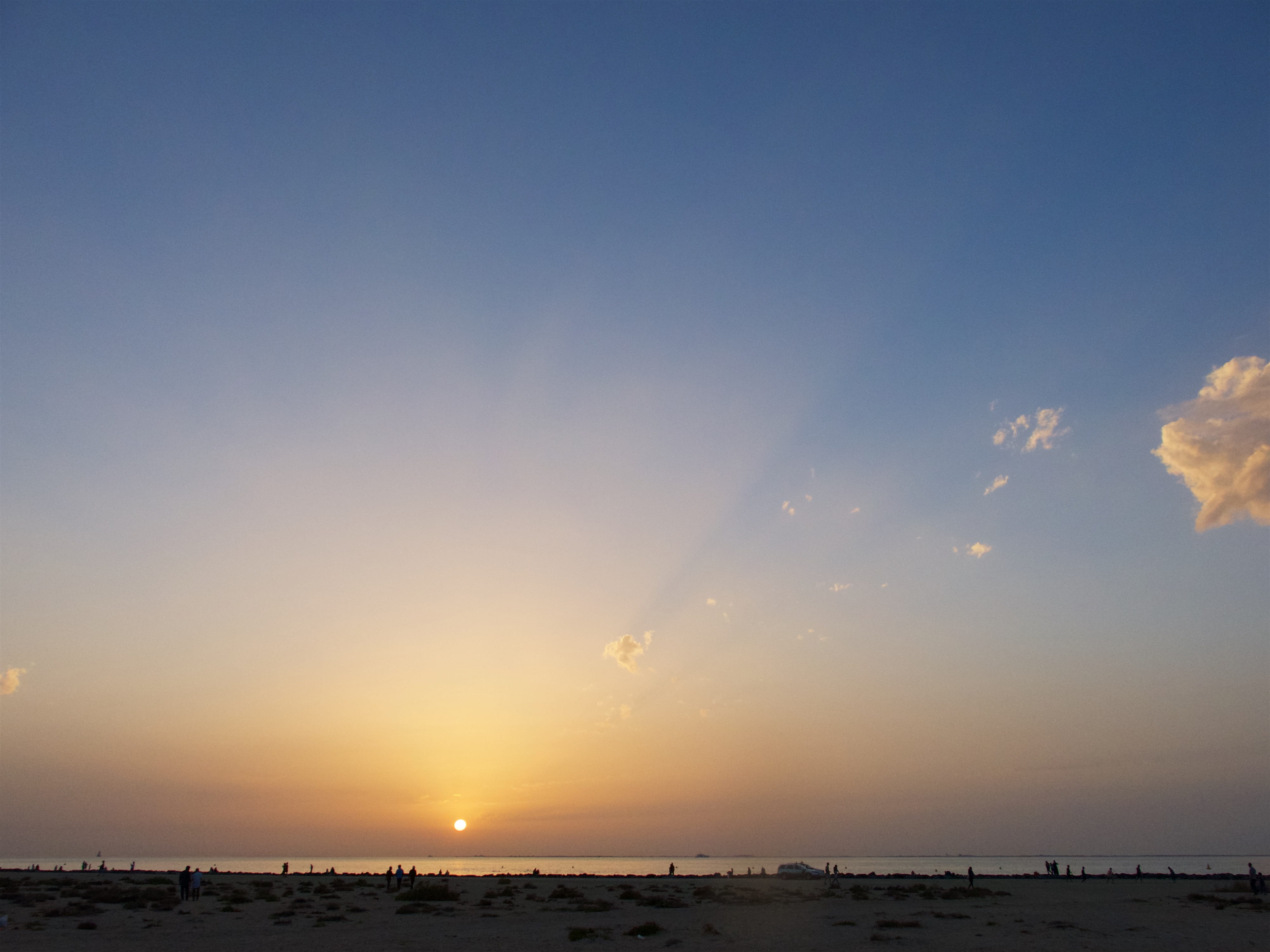 nature, horizon, idyllic, tranquil scene, 4K, horizon over water, dubai, jumeirah, beauty in nature, water, beach, no people, tranquility, land, outdoors, HD Wallpaper