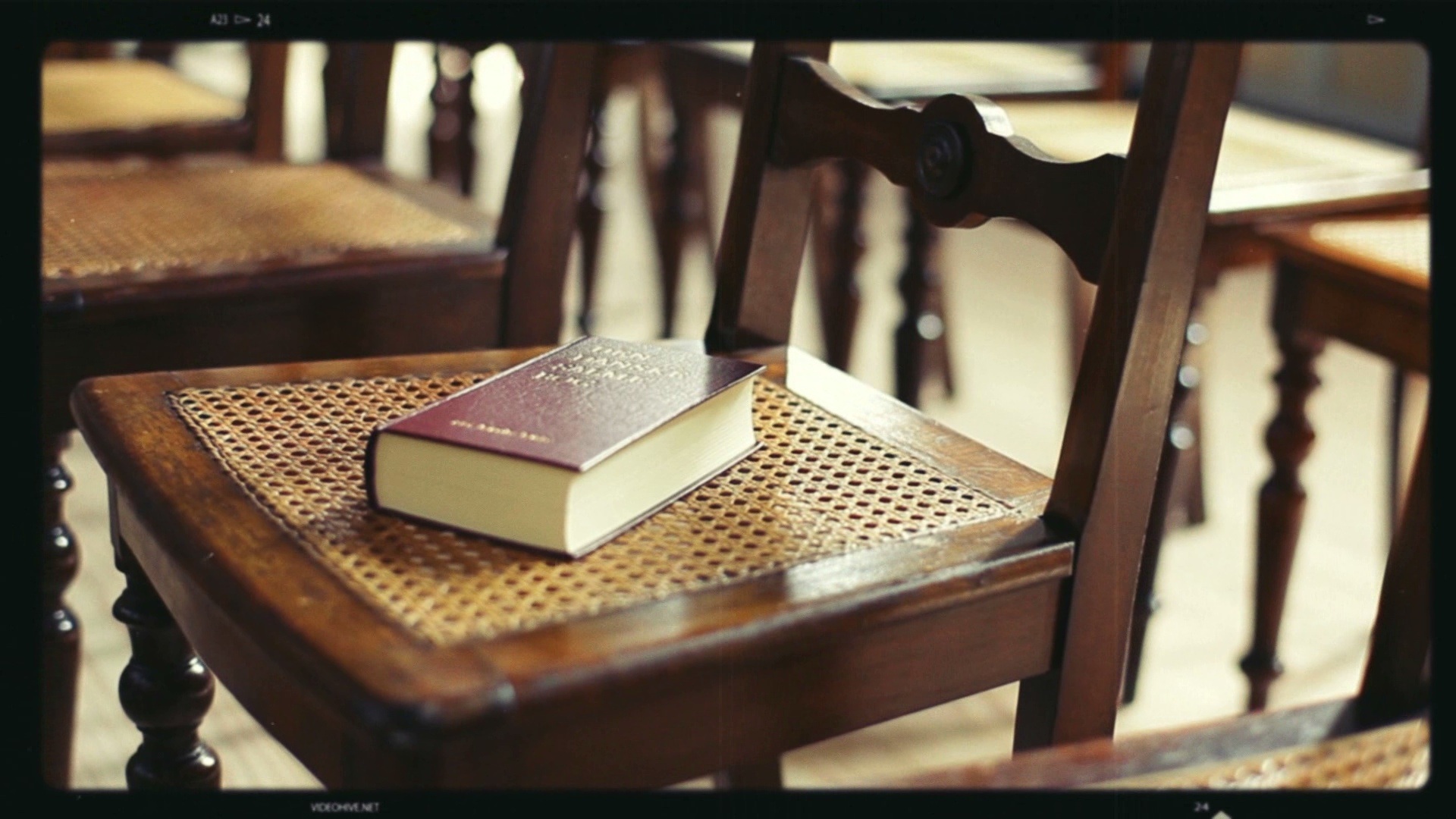 chair, no people, focus on foreground, christian, old, religion, absence, still life, faith, home interior, bible, religious, church, indoors, connection, HD Wallpaper