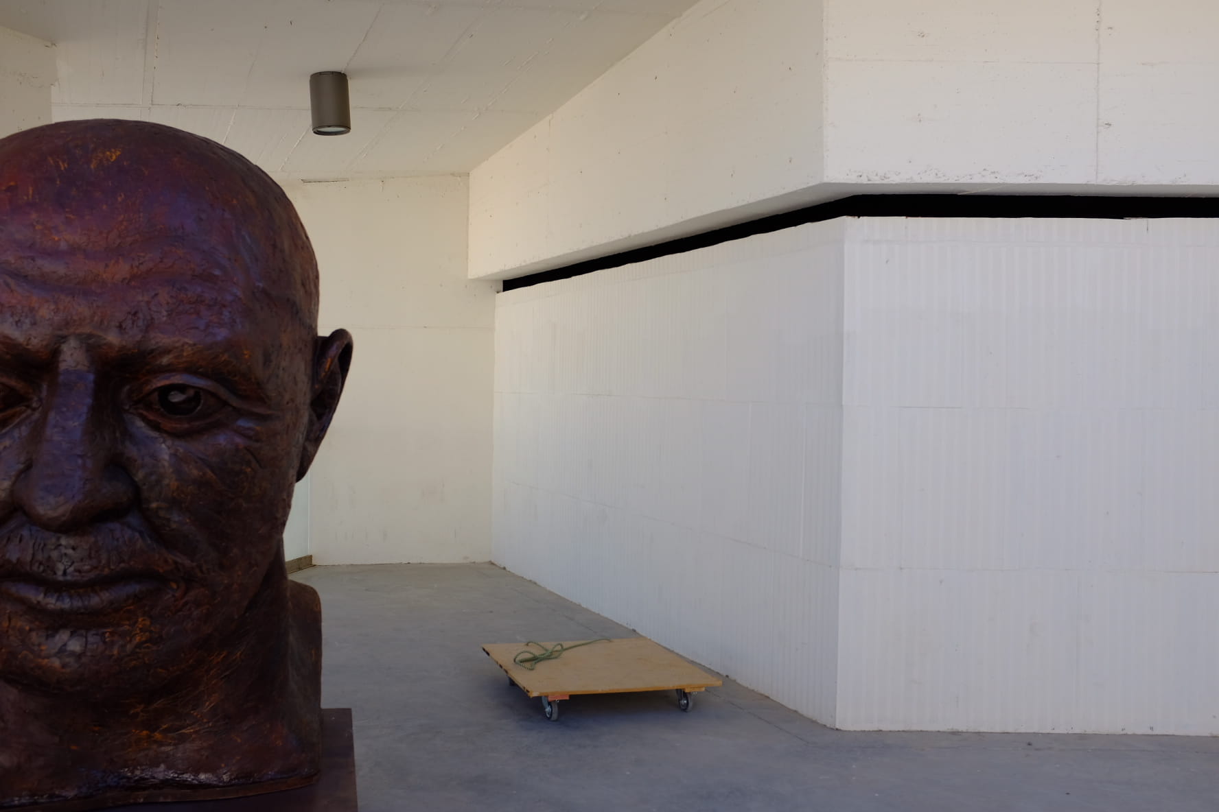 day, spain, sculpture, indoors, close-up, human representation, table, built structure, wood - material, seat, 720P, male likeness, no people, creativity, HD Wallpaper