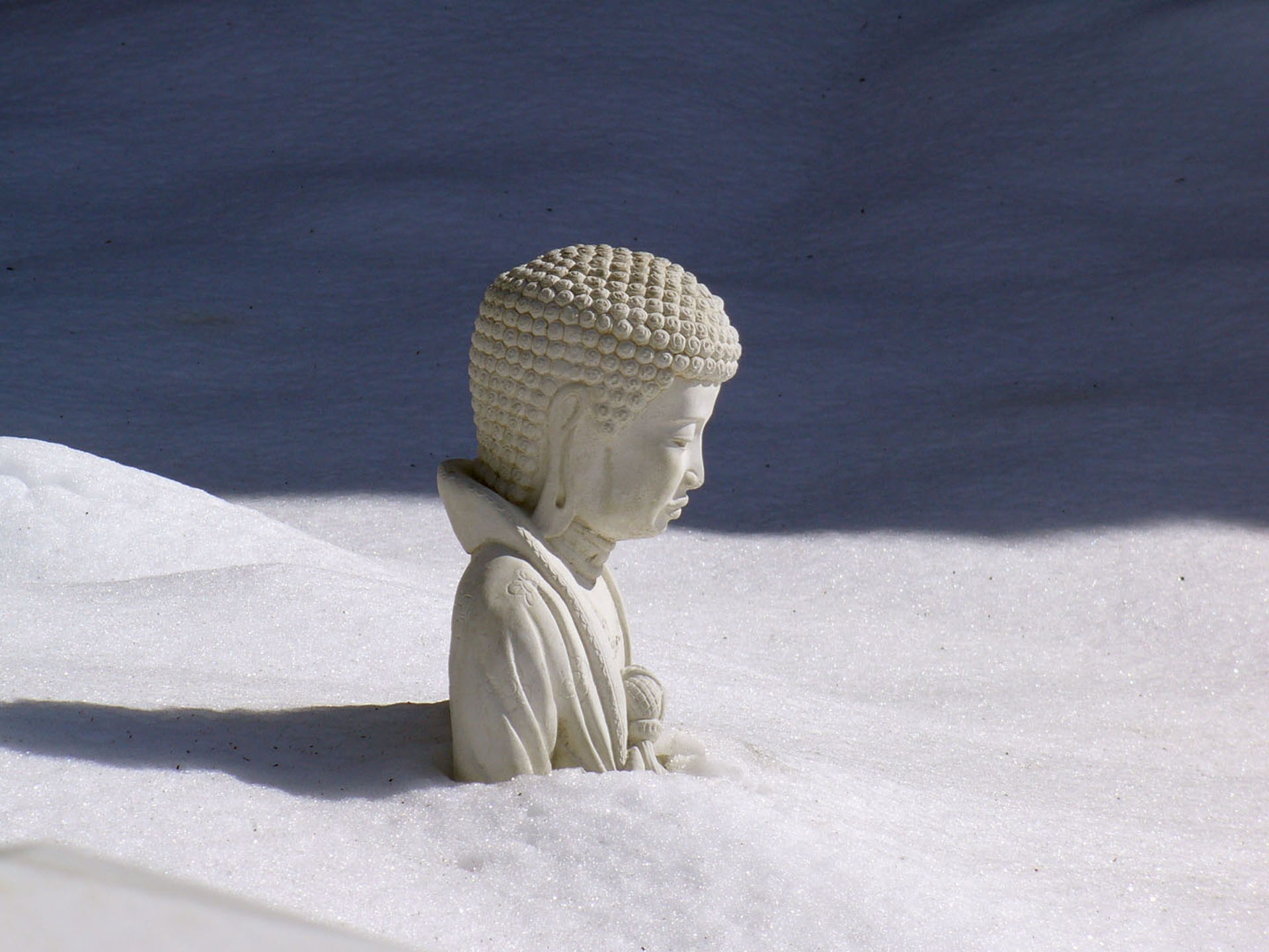 representation, statute, spirituality, icon, statue, shadow, creativity, craft, no people, snowdrift, nature, day, snow, 1080P, outdoors, close-up, white color, HD Wallpaper