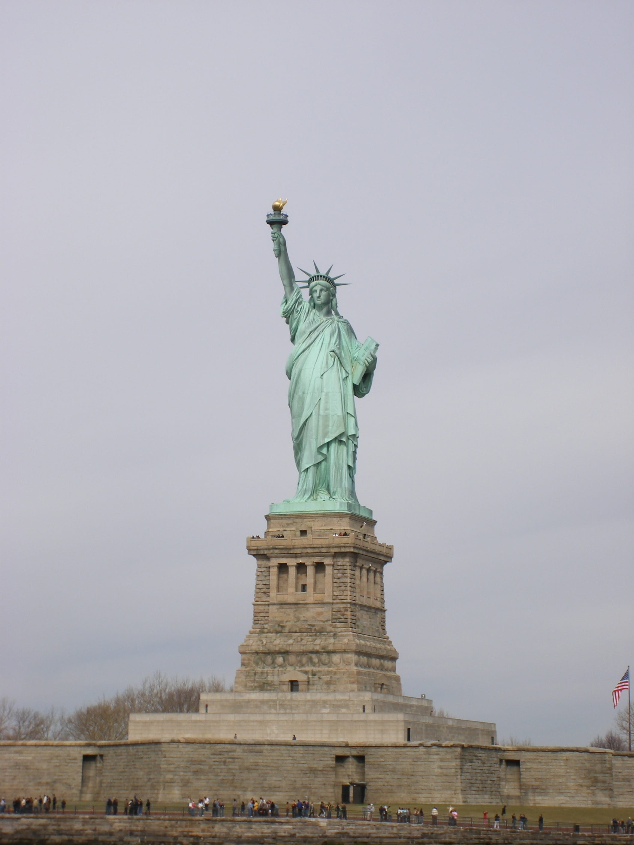 flaming torch, no people, travel destinations, New York, travel, Statute, art and craft, the past, nature, low angle view, day, Ellis, landmark, female likeness, Phone HD Wallpaper