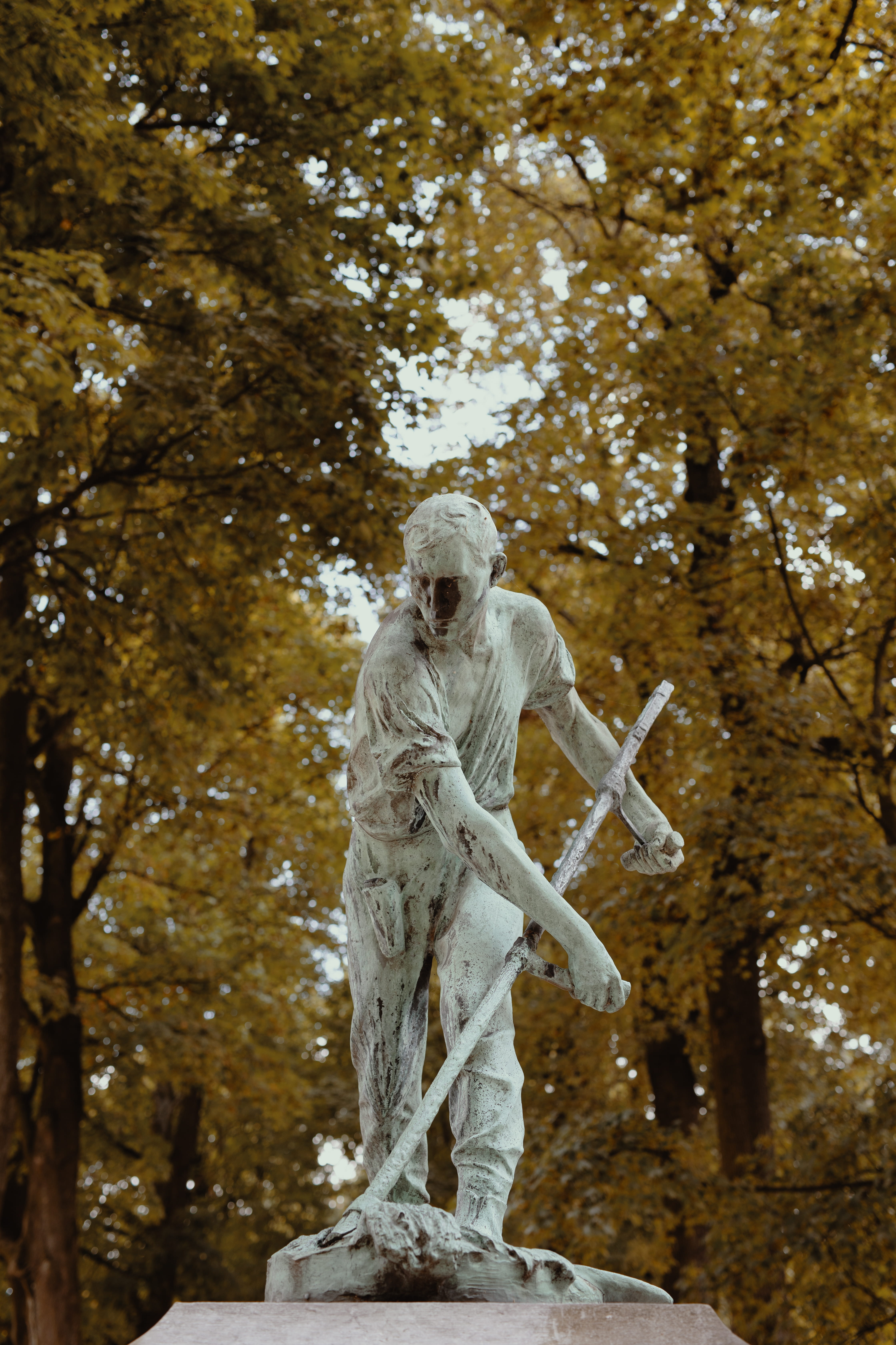 statue, park - man made space, craft, plant, natural, sculpture, human representation, no people, bruxelles, day, memorial, brussels, park, creativity, Phone HD Wallpaper