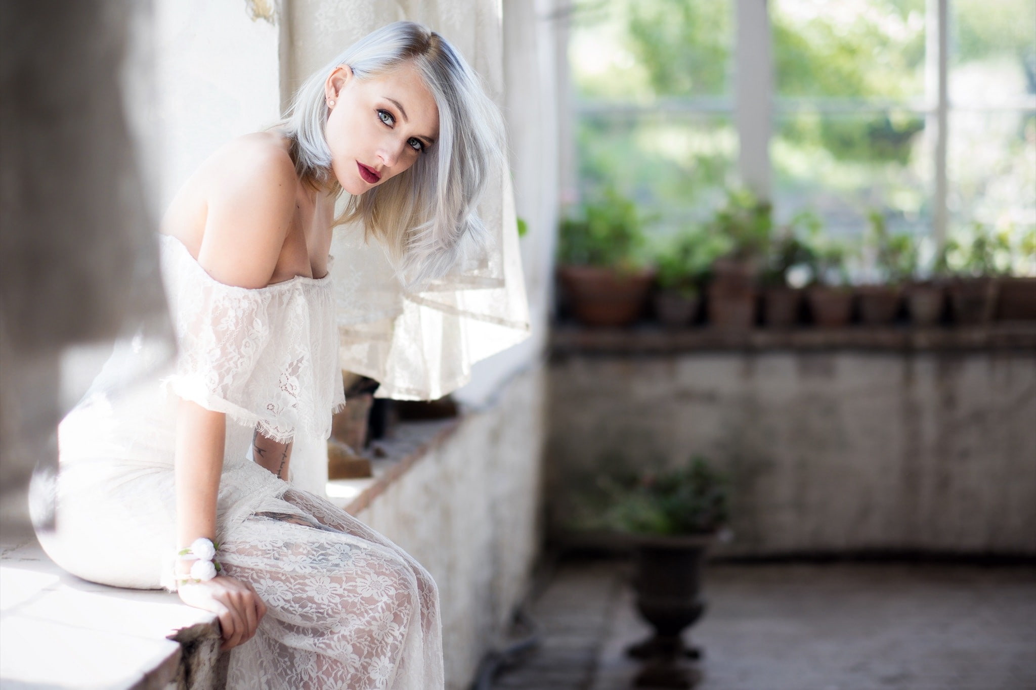 no bra, women, Pascal Martin, 1080P, bare shoulders, tattoo, see-through clothing, white dress, dress, dyed hair, lace, cleavage, blue eyes, blonde, HD Wallpaper
