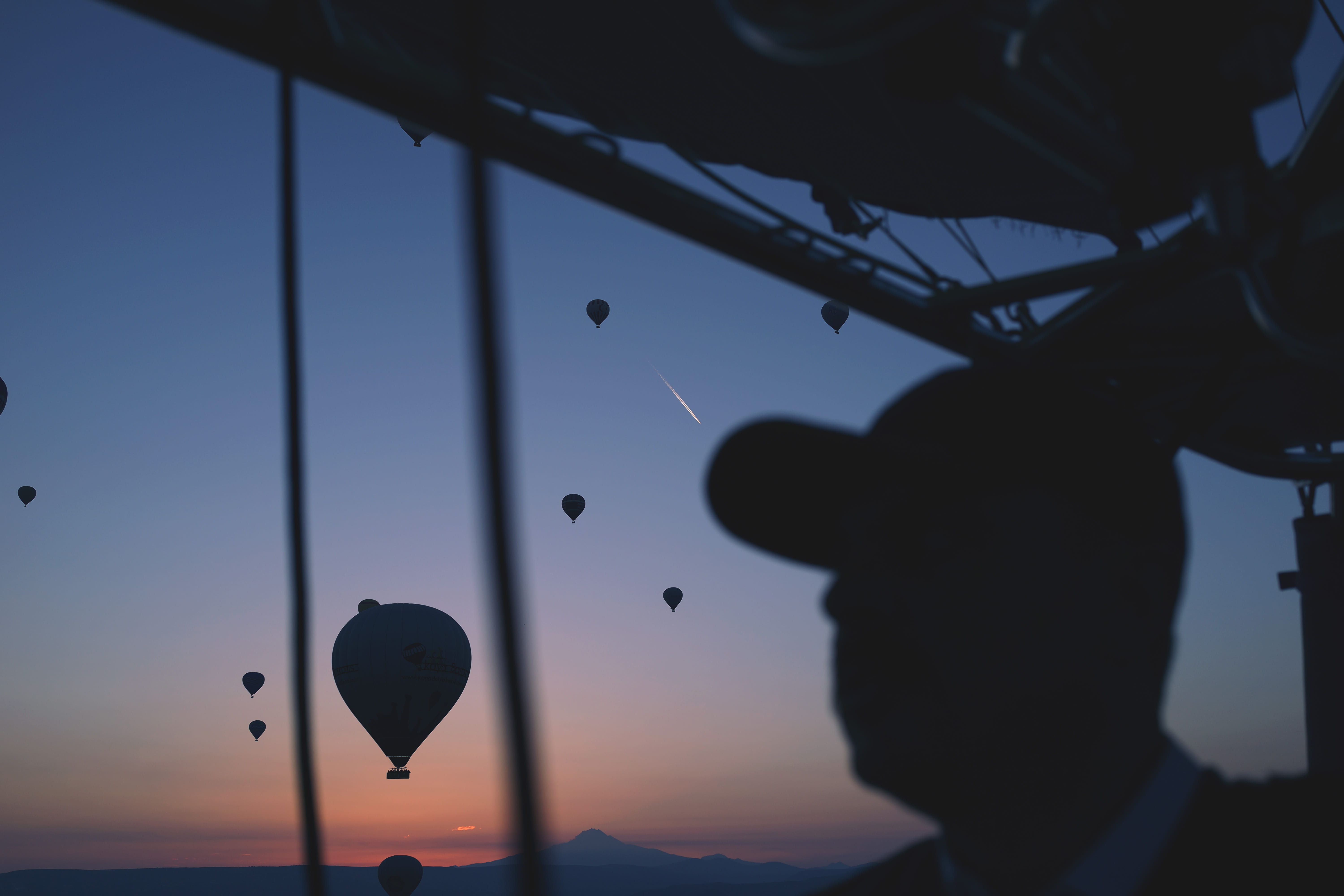 dawn, sport, tower, hope, hot air, sunset, balloon, hot, lifestyles, flying, scenics - nature, 5K, man, hot air balloons, architecture, one person, unrecognizable person, HD Wallpaper