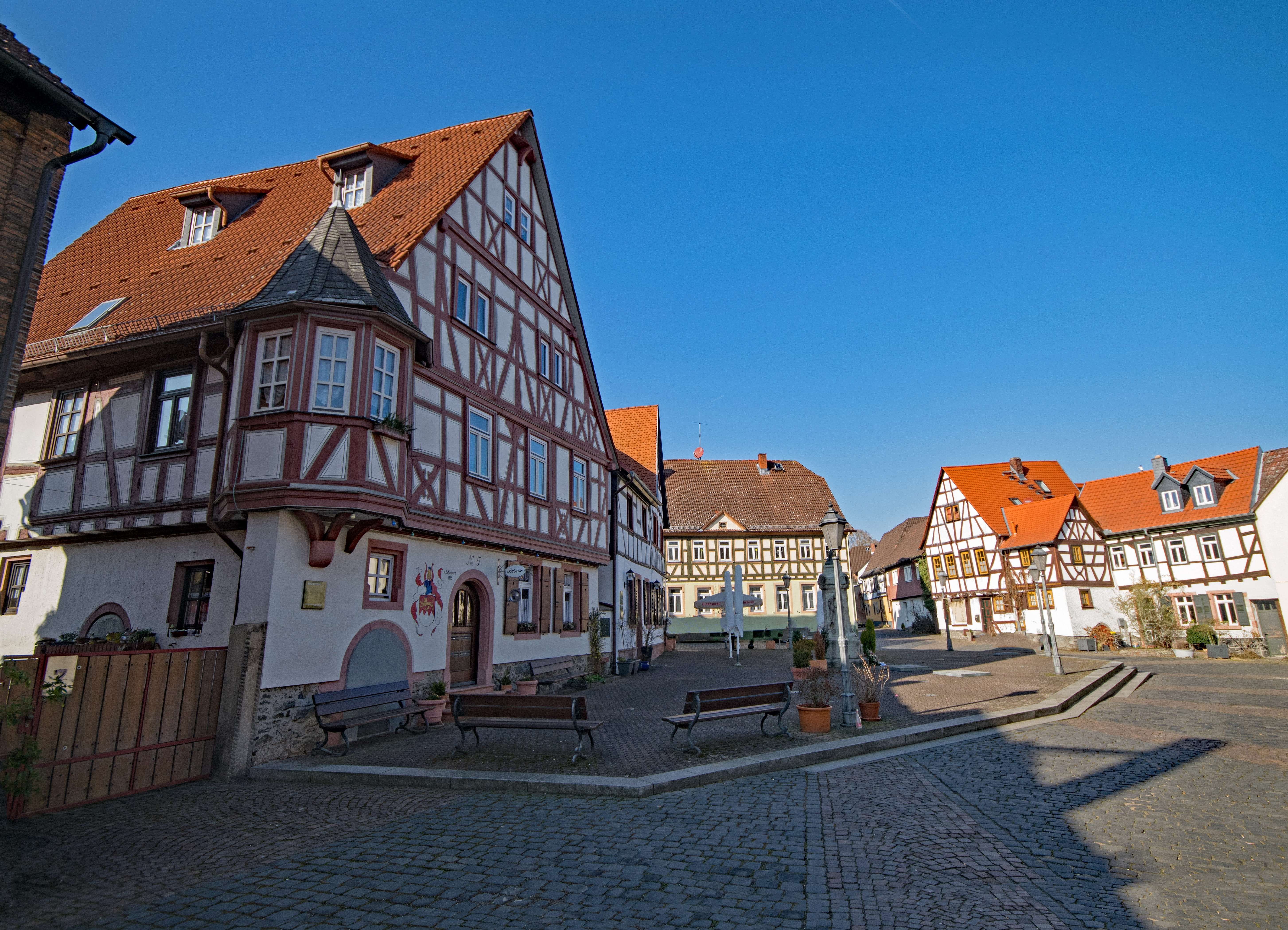 5K, shadow, footpath, city, architecture, house, clear sky, sky, day, street, nature, blue, places of interest, built structure, building, Hanau, building exterior, HD Wallpaper