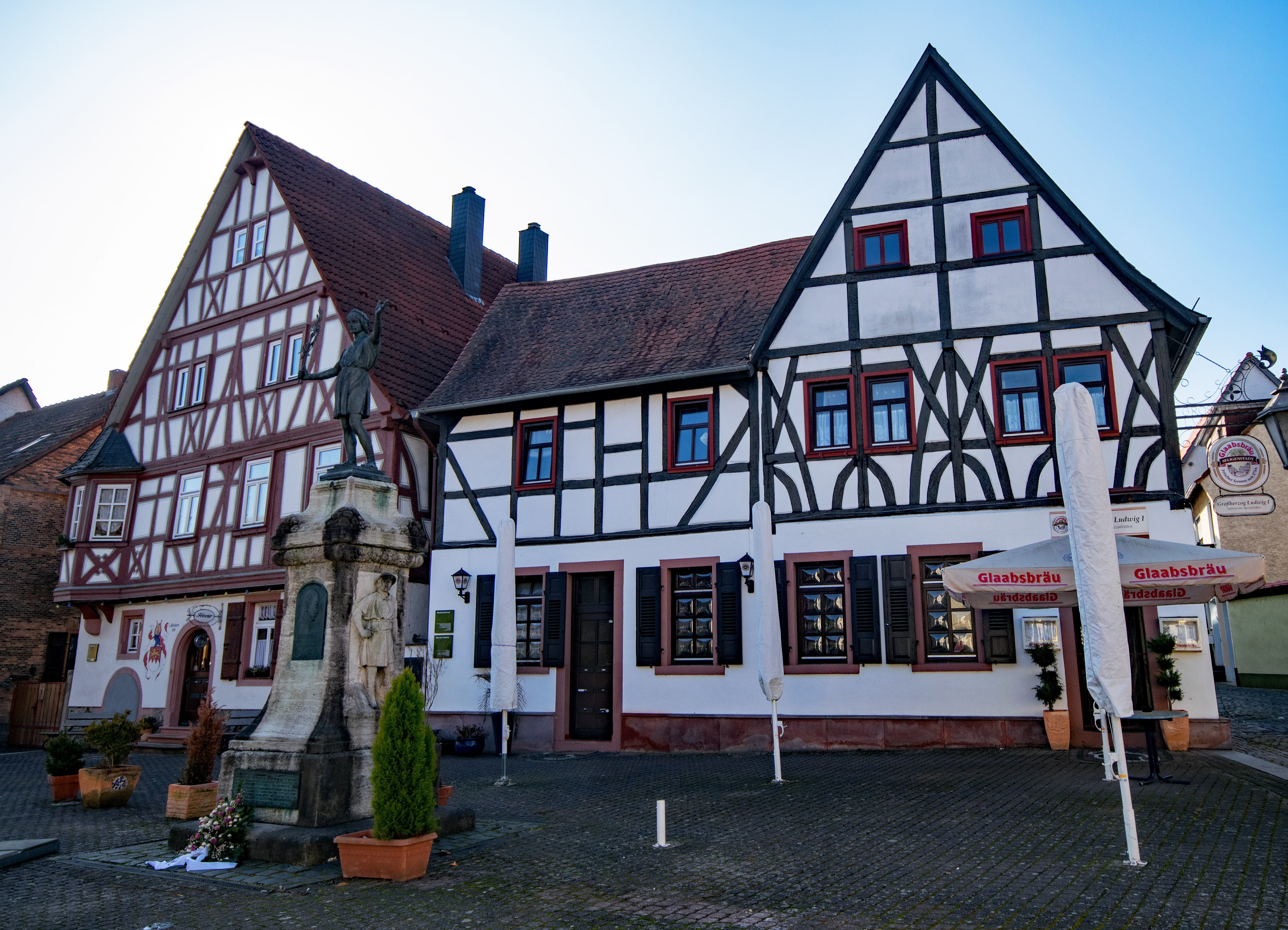 truss, outdoors, sky, 4K, no people, old town, residential district, day, roof, city, history, nature, built structure, window, architecture, old, hesse, HD Wallpaper