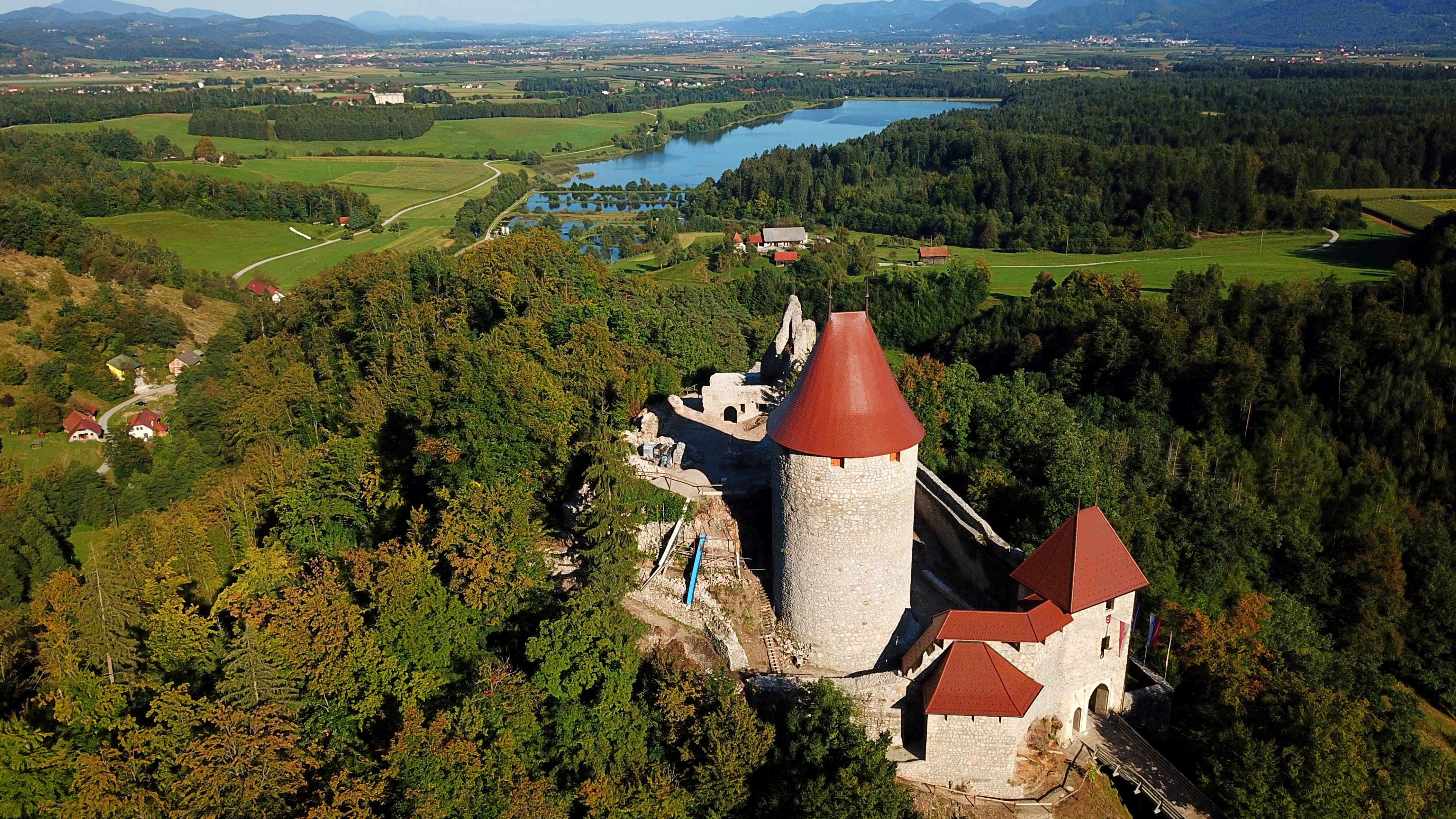 townscape, high angle view, tree, green color, nature, house, landscape, aerial photography, rural area, scenics - nature, 4K, built structure, zovnek castle, HD Wallpaper