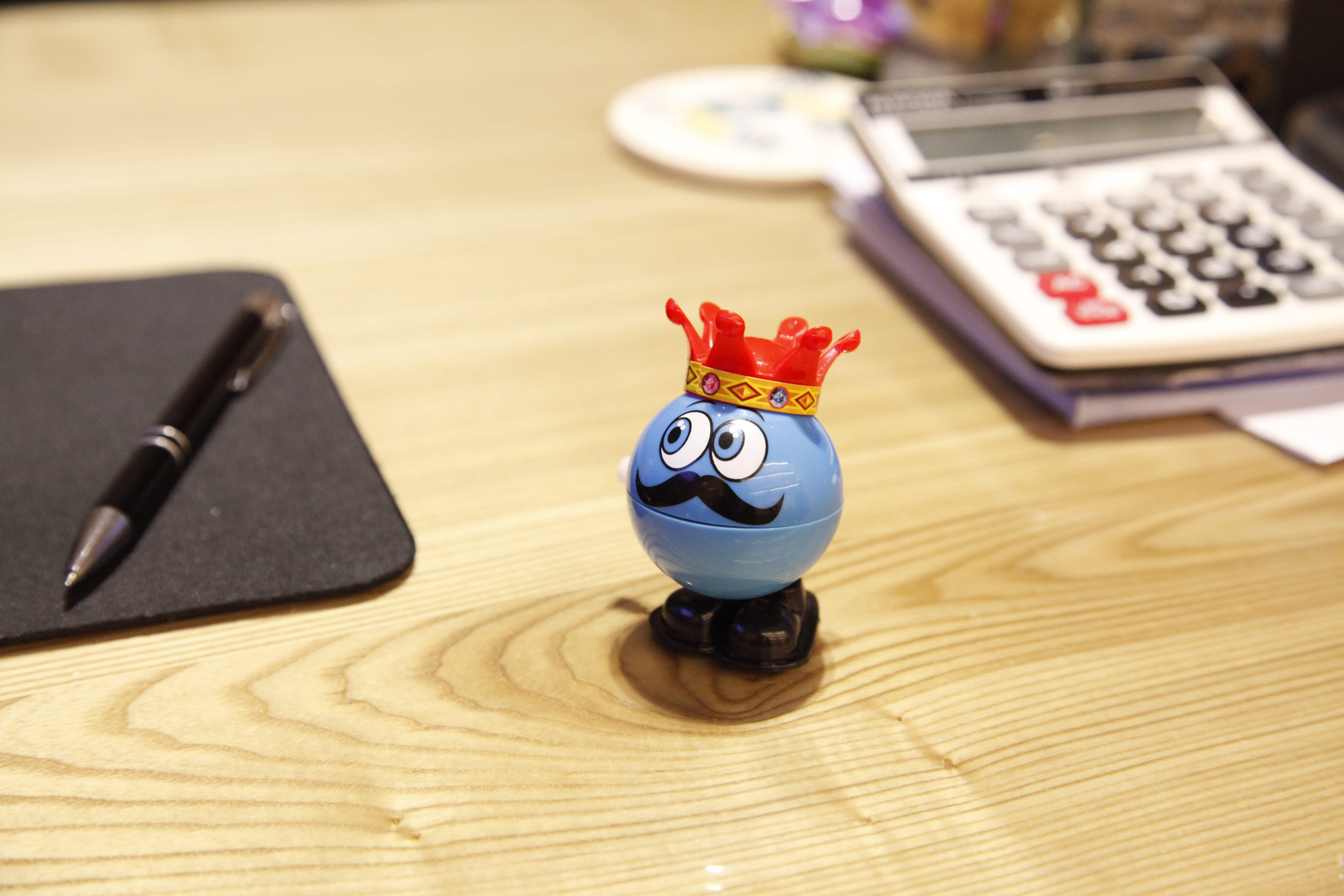 communication, composition, animal, indoors, no people, wood, plastic, 5K, table, pencil, office, note, desk, high angle view, toy figure, money, pen, HD Wallpaper