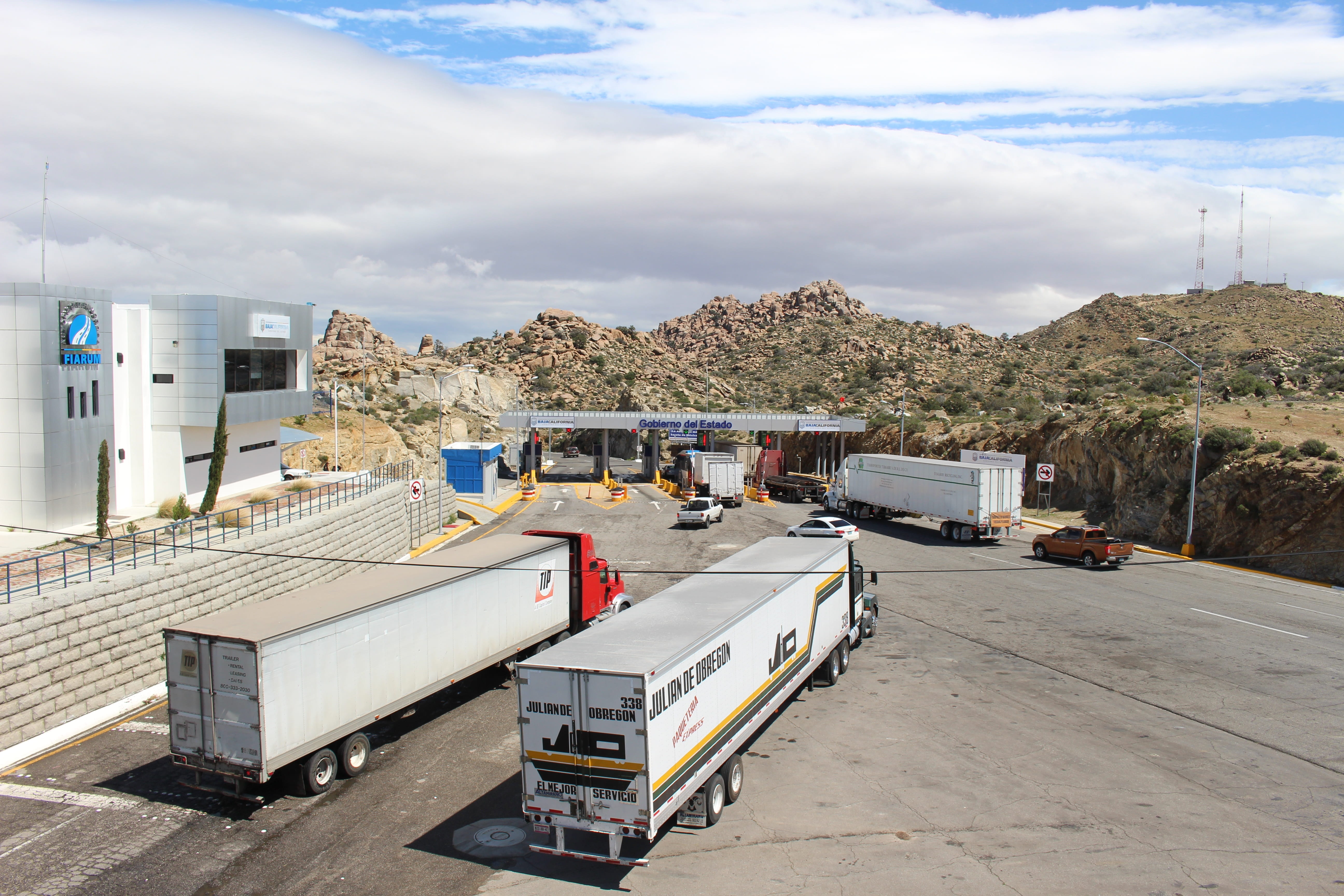 motion, way, rumorosa, service, tecate, truck, logistic, day, highway, traffic, express, road, land vehicle, long, commercial land vehicle, transportation, HD Wallpaper