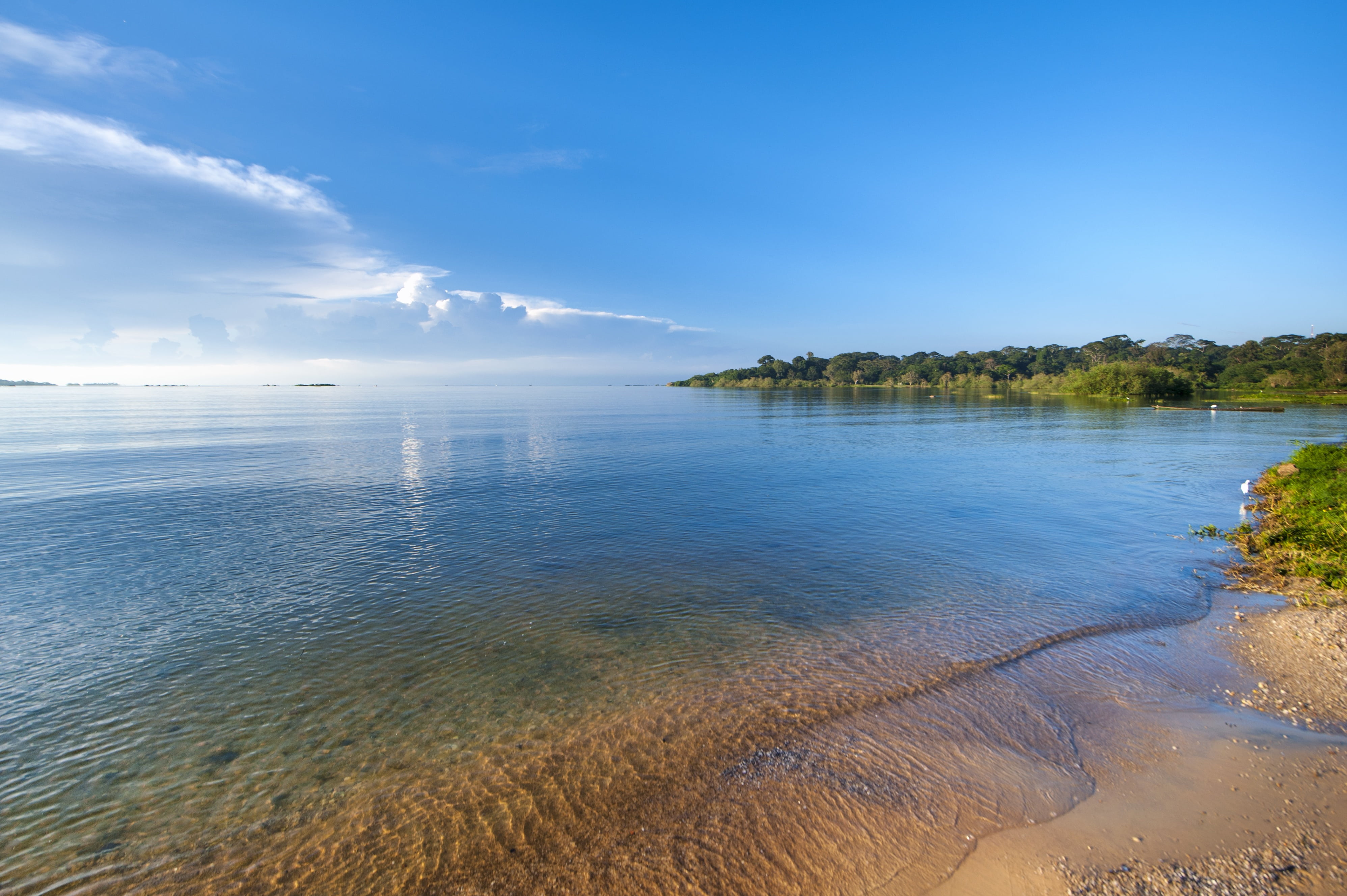 cloud - sky, clouds, tourism, tranquil scene, clear, green, blue sky, 4K, no people, sky, ocean, environment, lake, outdoors, tranquility, uganda, land, HD Wallpaper