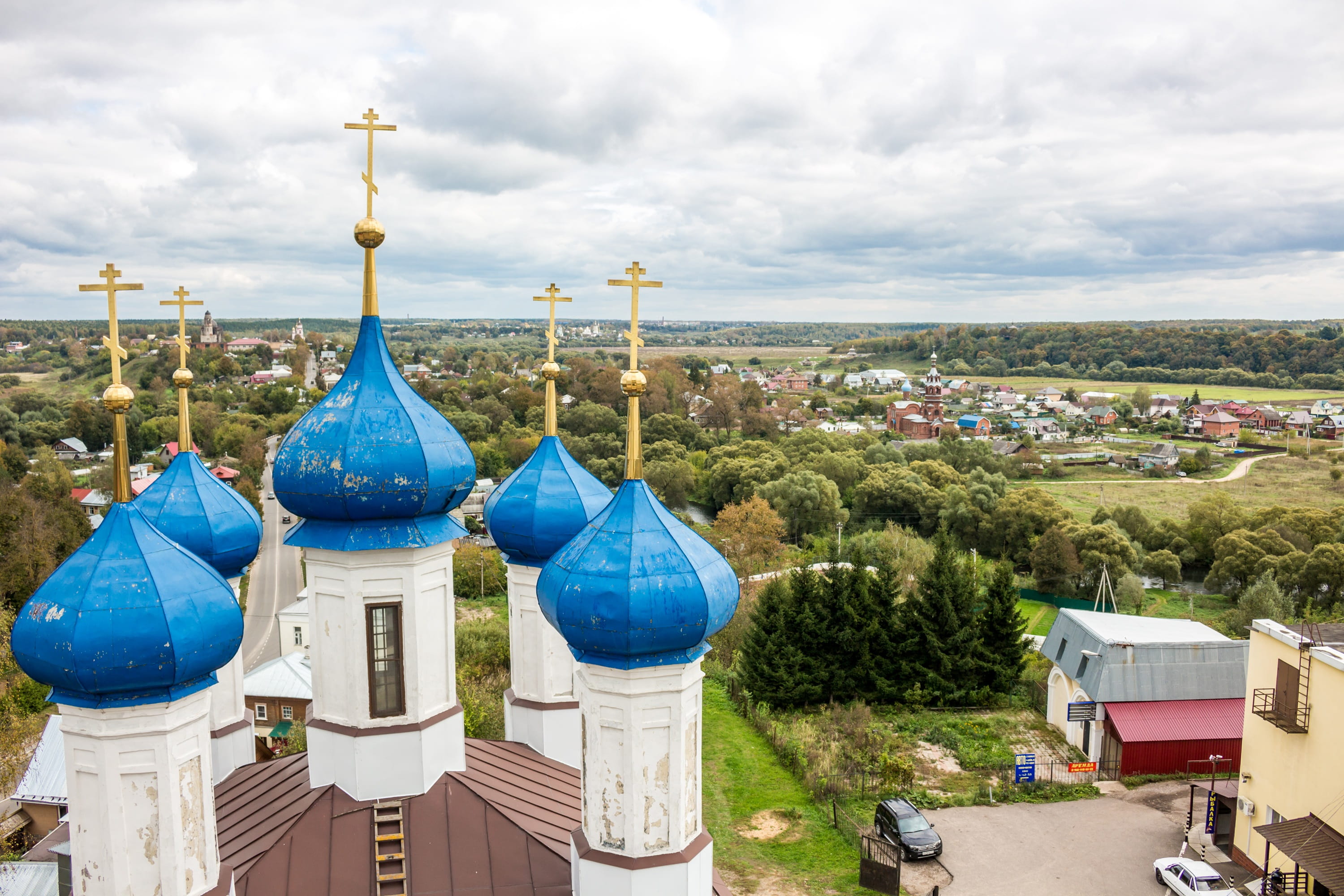 cityscape, day, Borovsk, Old Town, 2K, place of worship, cloud - sky, orthodox, hall, cathedral, religion, townscape, temple, sky, built structure, spire, HD Wallpaper