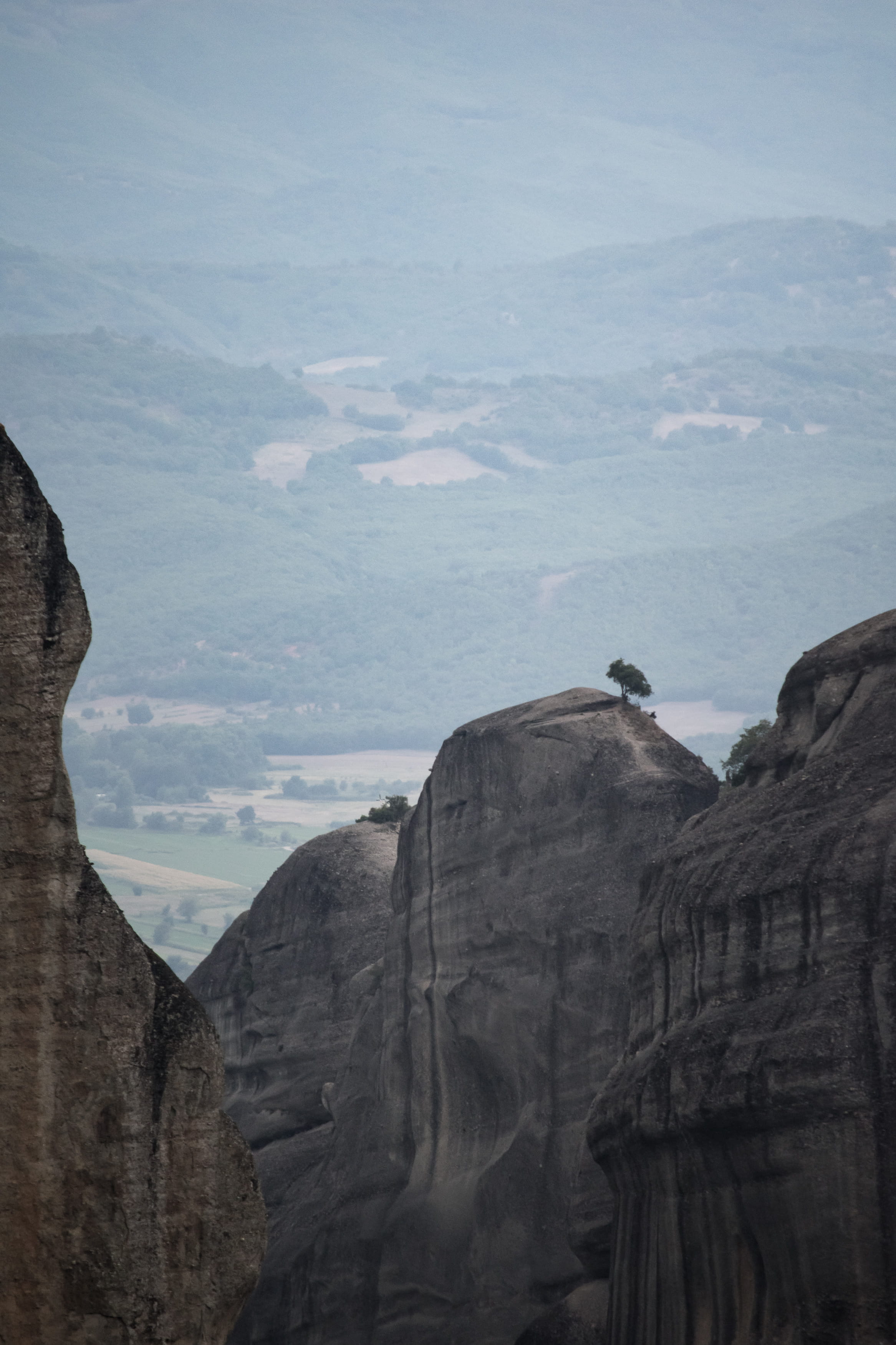 physical geography, 2K, day, scenics - nature, elcarito, beauty in nature, rocks, unsplash, rock, mountain peak, travel destinations, tranquil scene, mountain range, Phone HD Wallpaper
