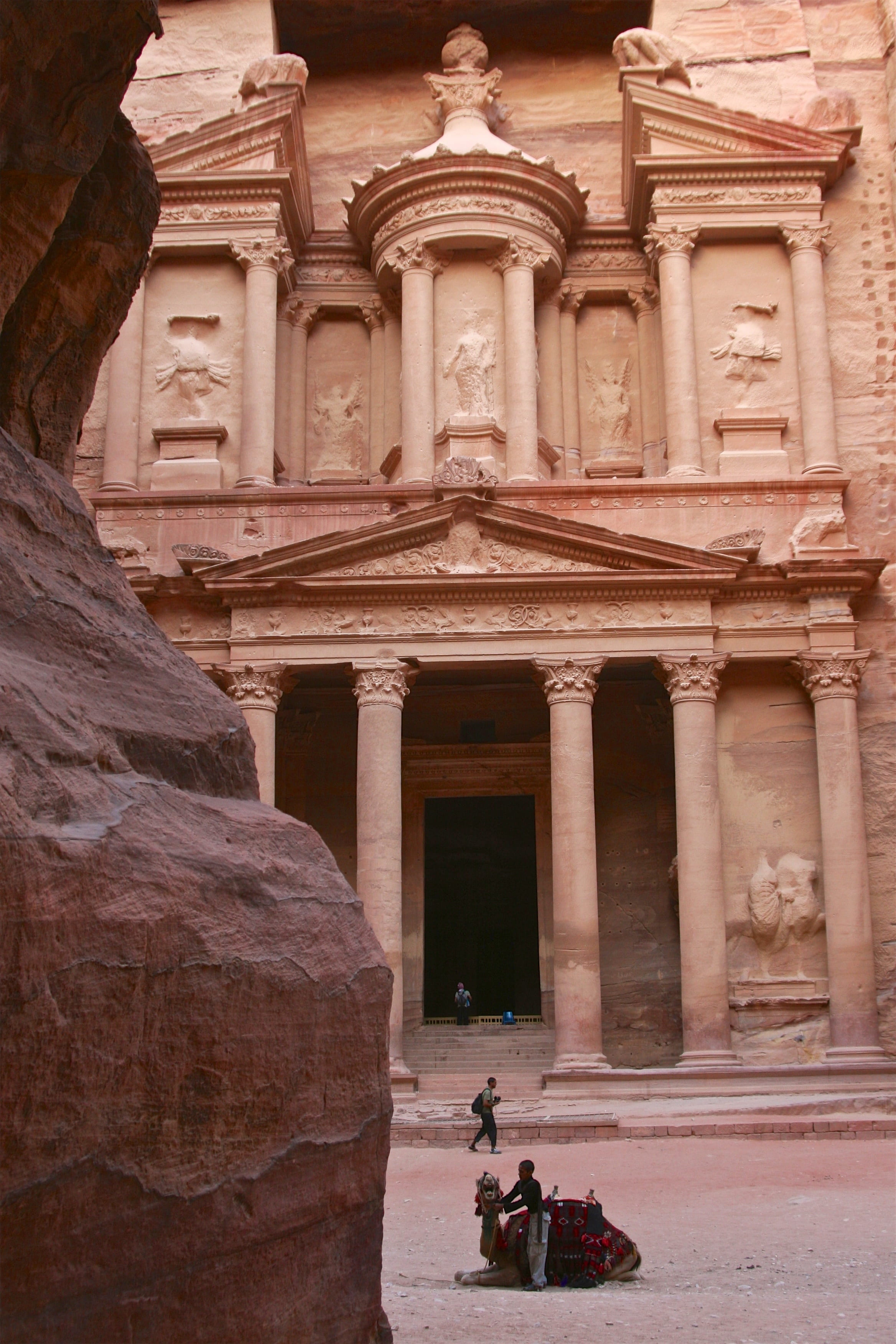 building exterior, people, pieta, group of people, male likeness, 2K, old, jordan, stone, monument, art and craft, the past, temple, day, petra, column, Phone HD Wallpaper