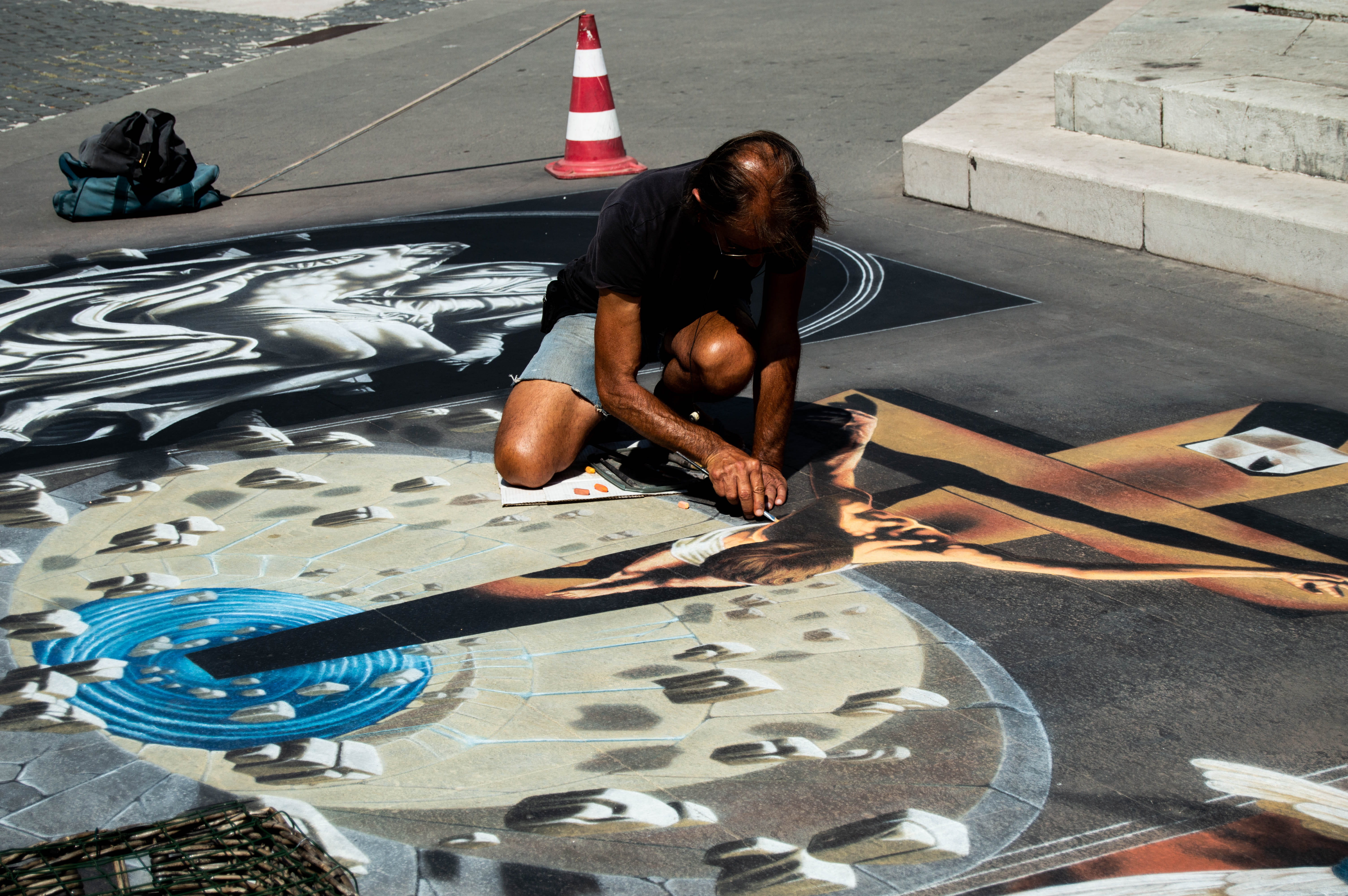 occupation, women, 5K, sidewalk art, lifestyles, painting, sitting, talent, city, day, leisure activity, men, artist, one person, sunlight, chalk art, HD Wallpaper