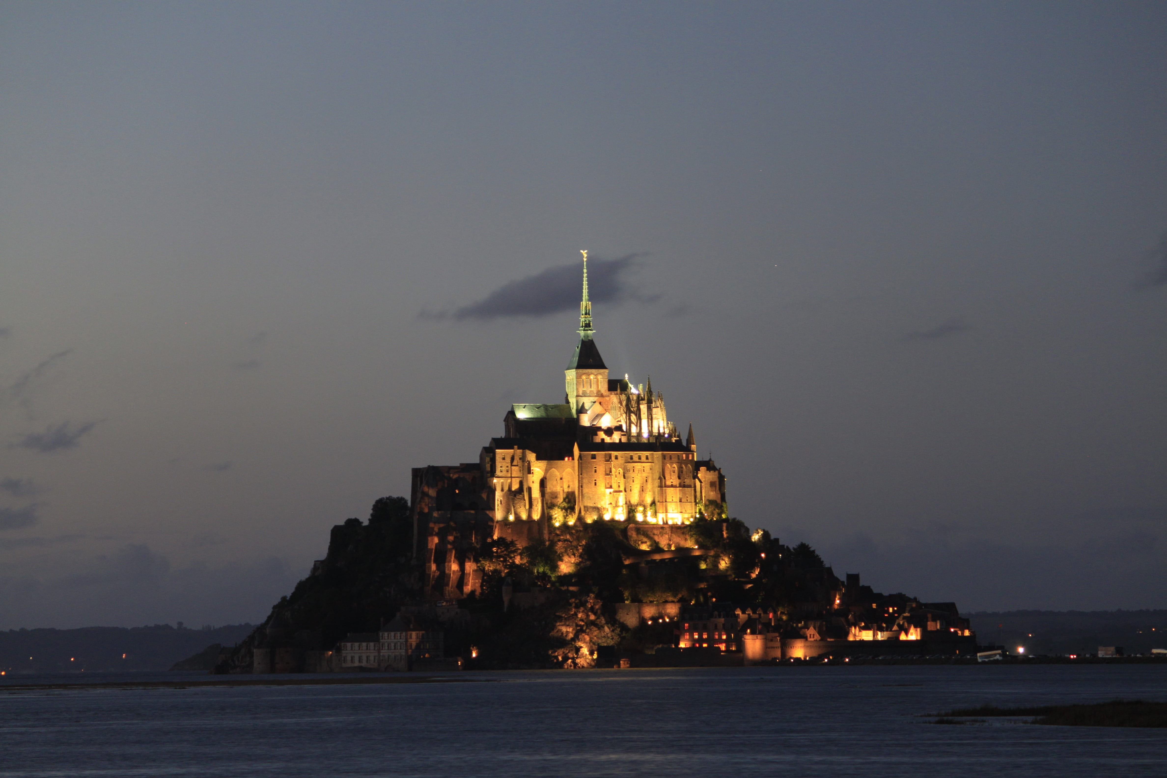 dusk, no people, outdoors, travel, photo, island, illuminated, architecture, building exterior, luxury, monastery, building, istanbul, mont st michel, rise, HD Wallpaper