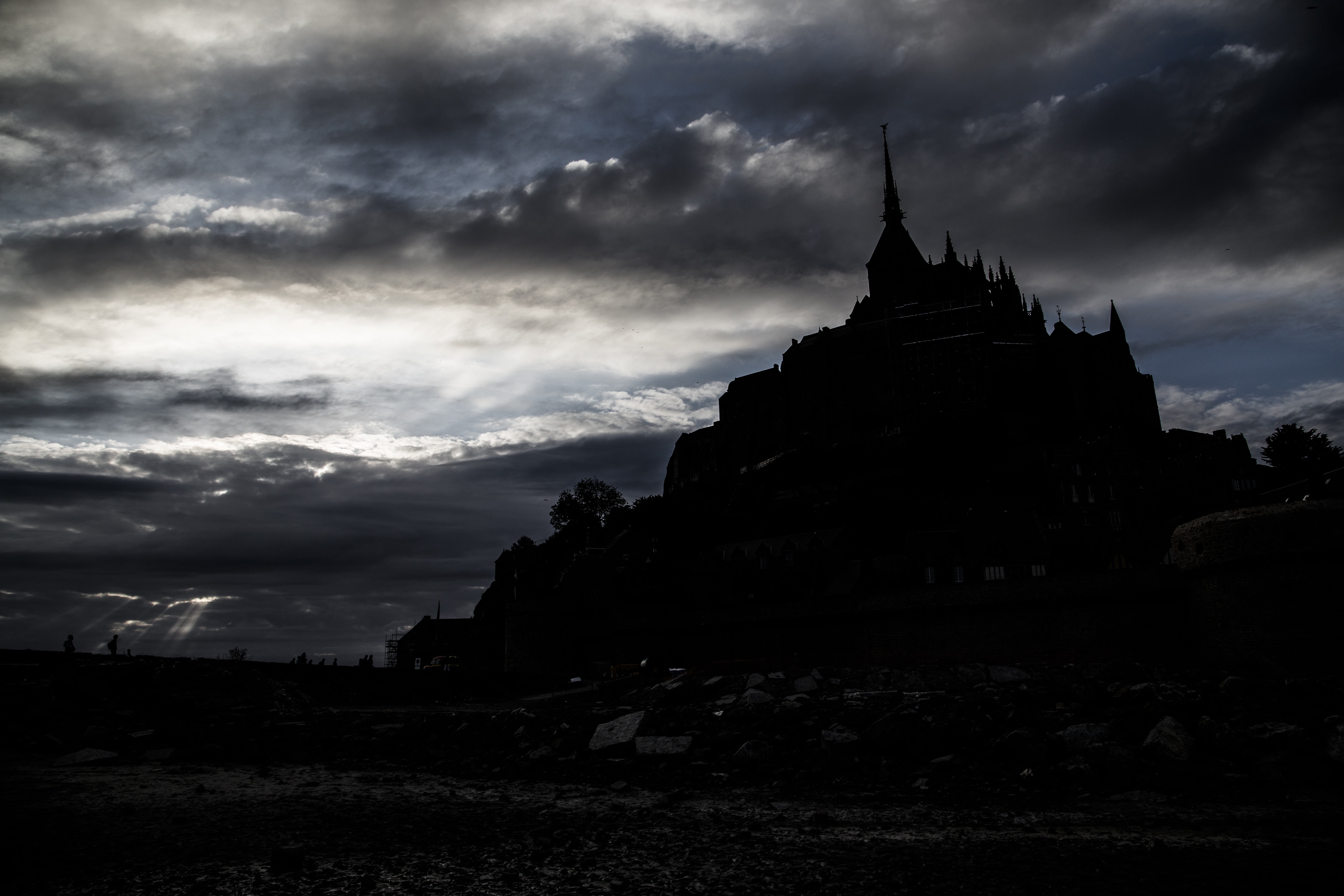 building, dusk, spirituality, built structure, religion, nature, architecture, cloud - sky, france, building exterior, normandy, ominous, belief, the past, HD Wallpaper