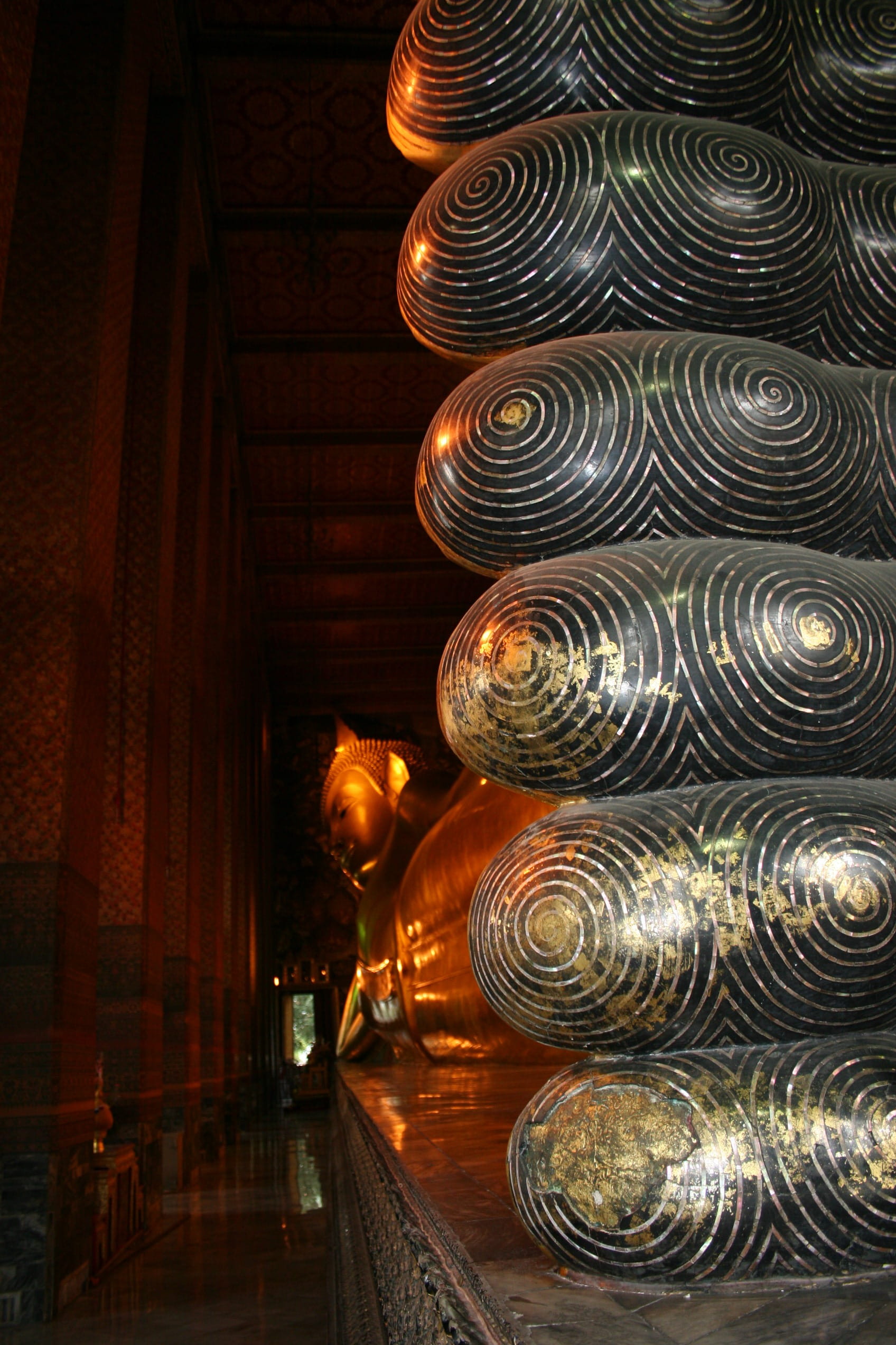 thailand, night, 1080P, gold, sculpture, one person, illuminated, built structure, grand palace, spirituality, huge, art and craft, pattern, spiral, architecture, Phone HD Wallpaper