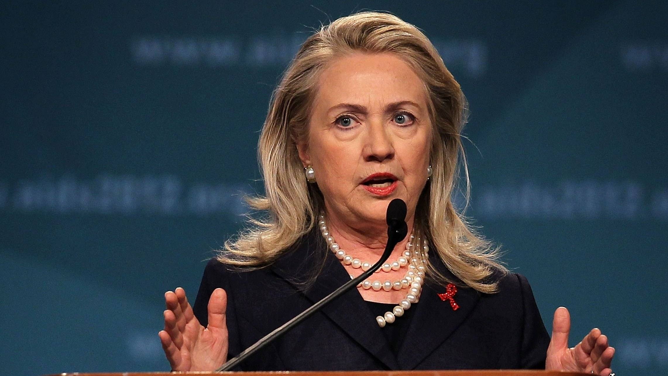 mature adult, blond hair, serious, hairstyle, one person, headshot, microphone, hair, women, indoors, females, 1080P, mature women, input device, hillary rodham clinton, HD Wallpaper