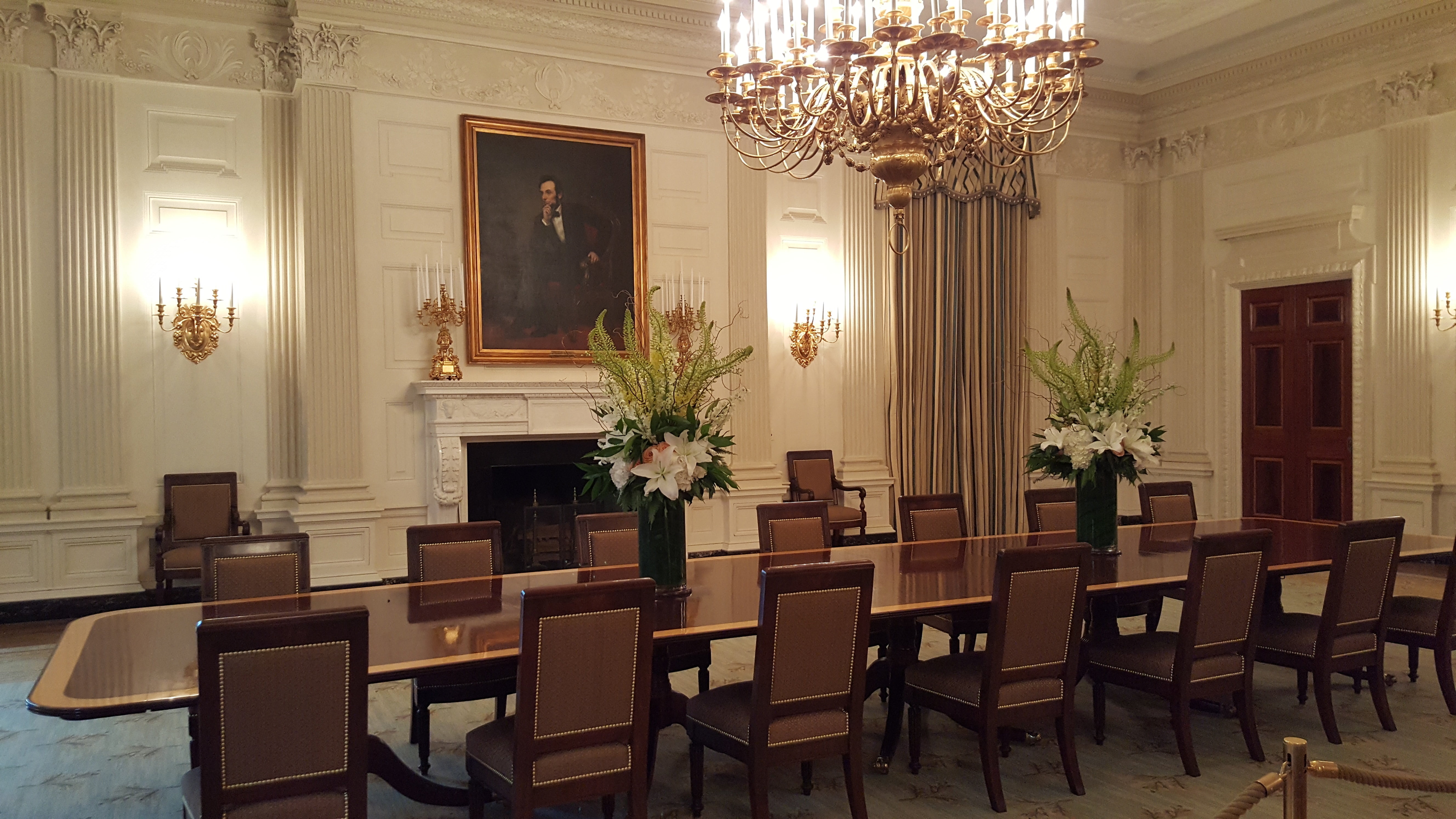dining room, table, business, food and drink, absence, 5K, building, furniture, architecture, lighting equipment, home interior, chandelier, washington, HD Wallpaper