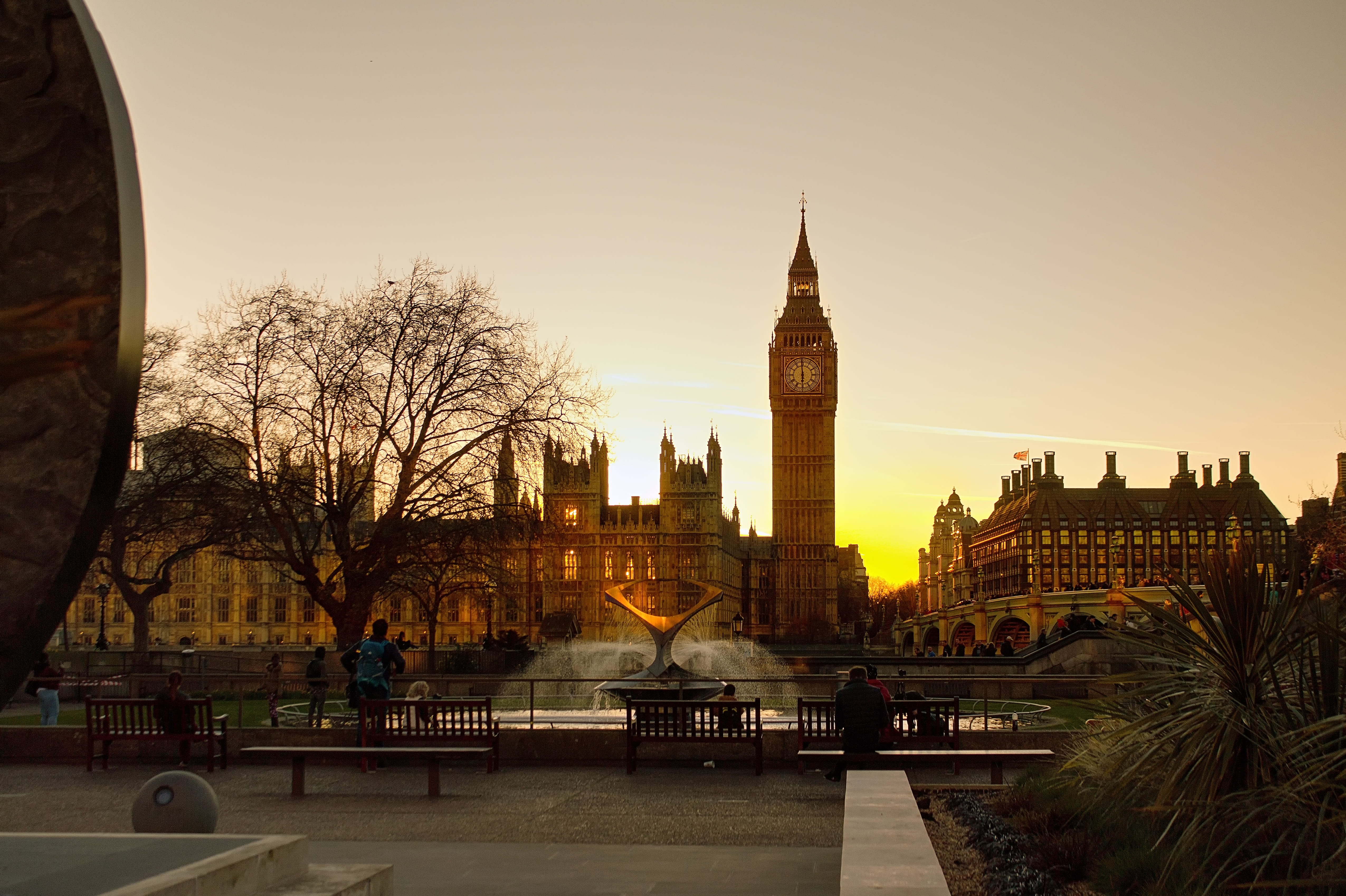 london, water, tree, tower, landmark, travel destinations, culture, 4K, clock tower, kingdom, politics, britain, incidental people, city, ben, westminster, HD Wallpaper