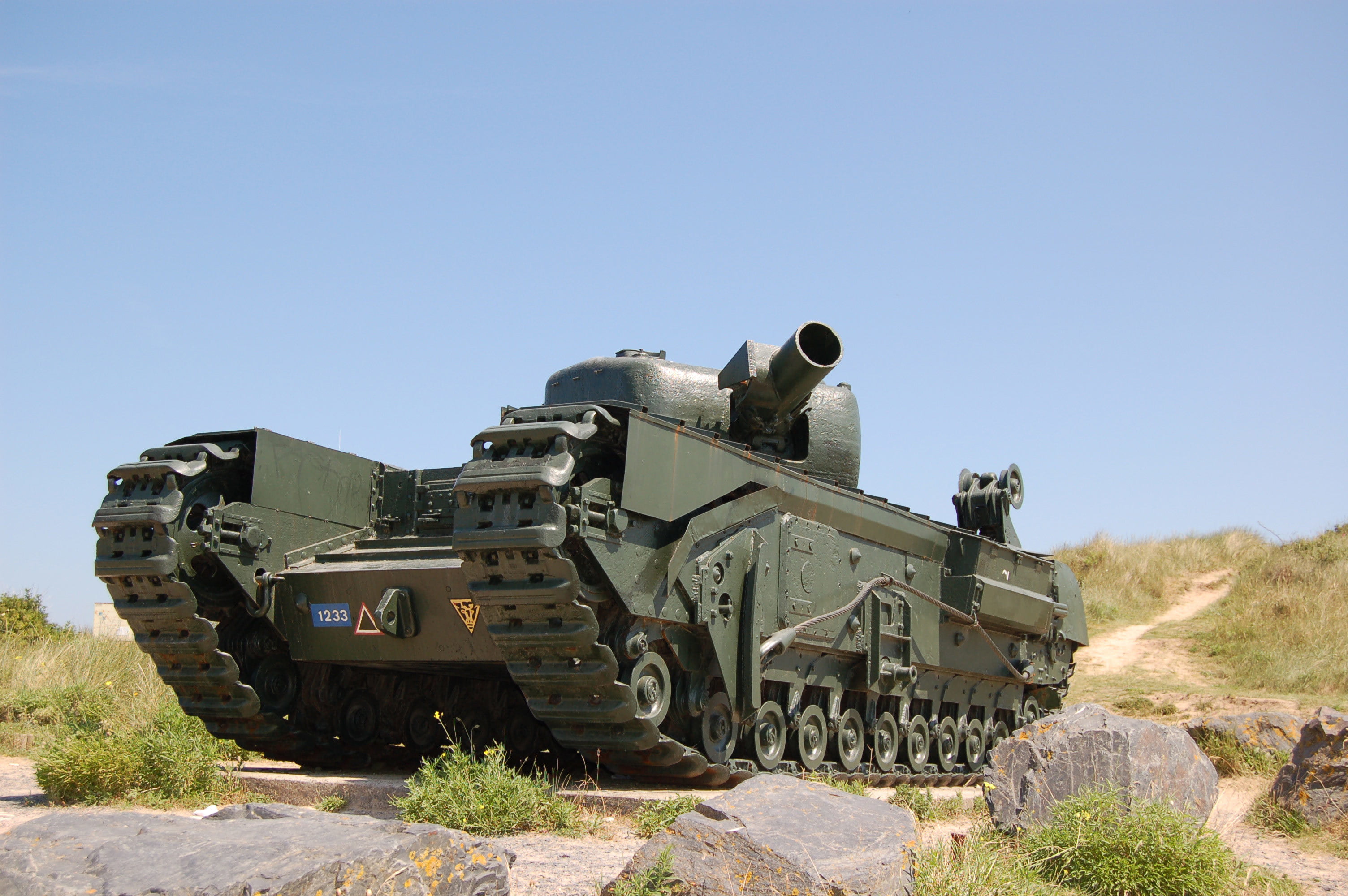 land, armed forces, day, the past, armor, clear sky, tank, period, sunlight, world, Churchill, sky, 2K, outdoors, transportation, fighting, cannon, no people, HD Wallpaper