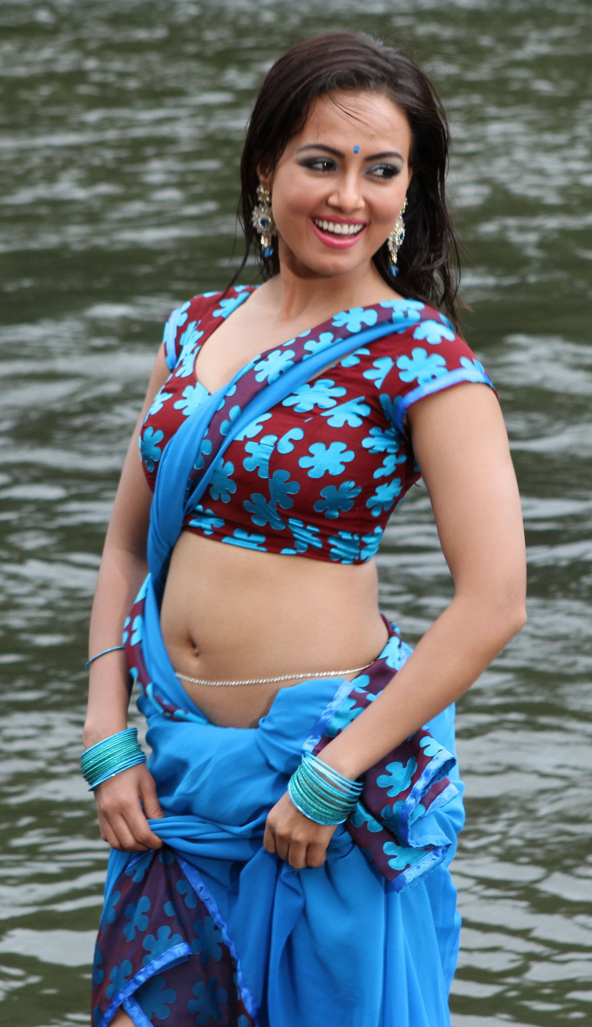 2K, indian, actress, sana, khan, Phone HD Wallpaper