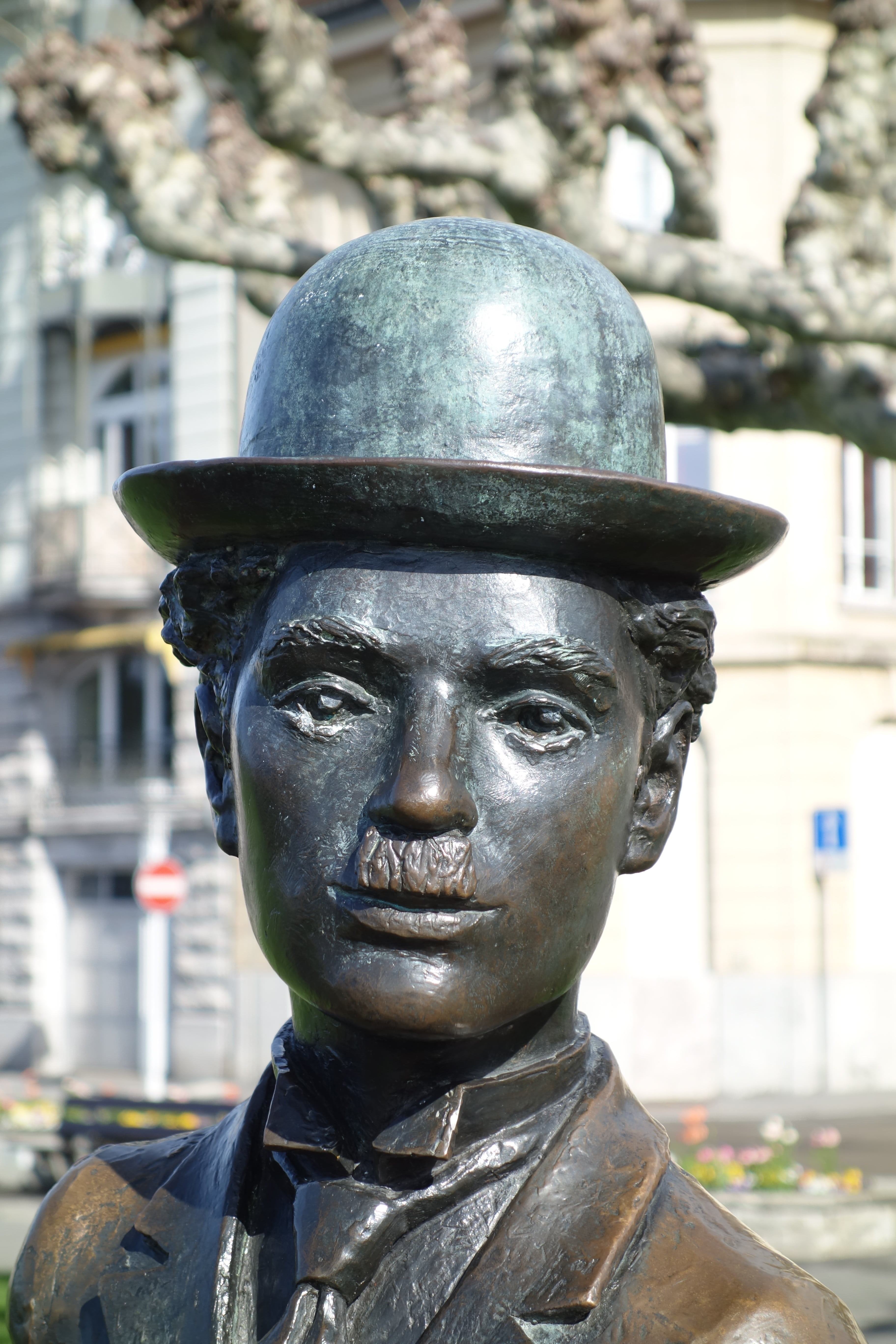 art and craft, 5K, history, statue, charly chaplin, government, park, military, armed forces, day, human representation, switzerland, creativity, male likeness, Phone HD Wallpaper