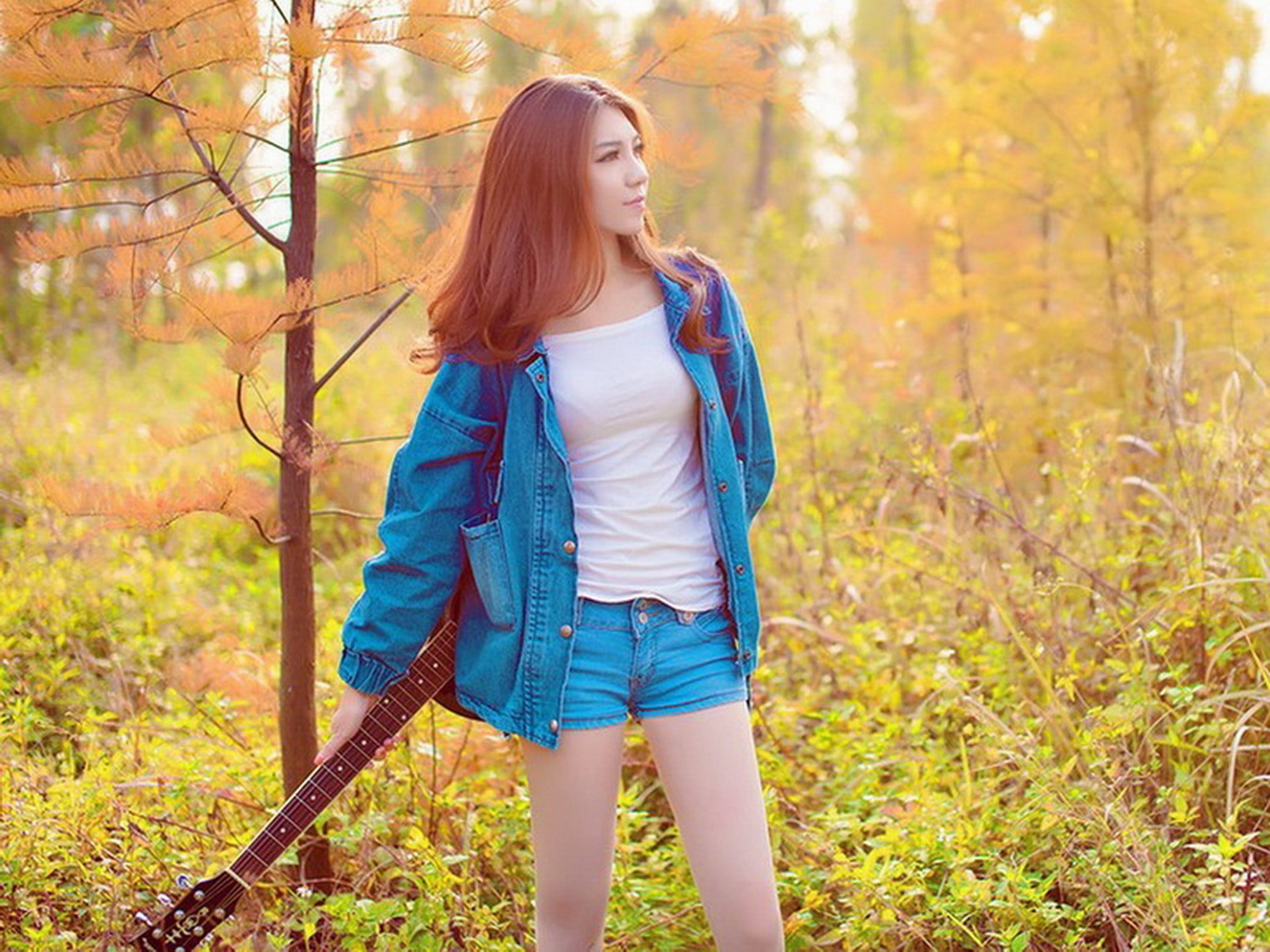 lifestyles, long hair, Asian, land, emotion, women, beautiful woman, beauty, casual clothing, guitar, trees, happiness, redhead, autumn, smiling, young women, HD Wallpaper
