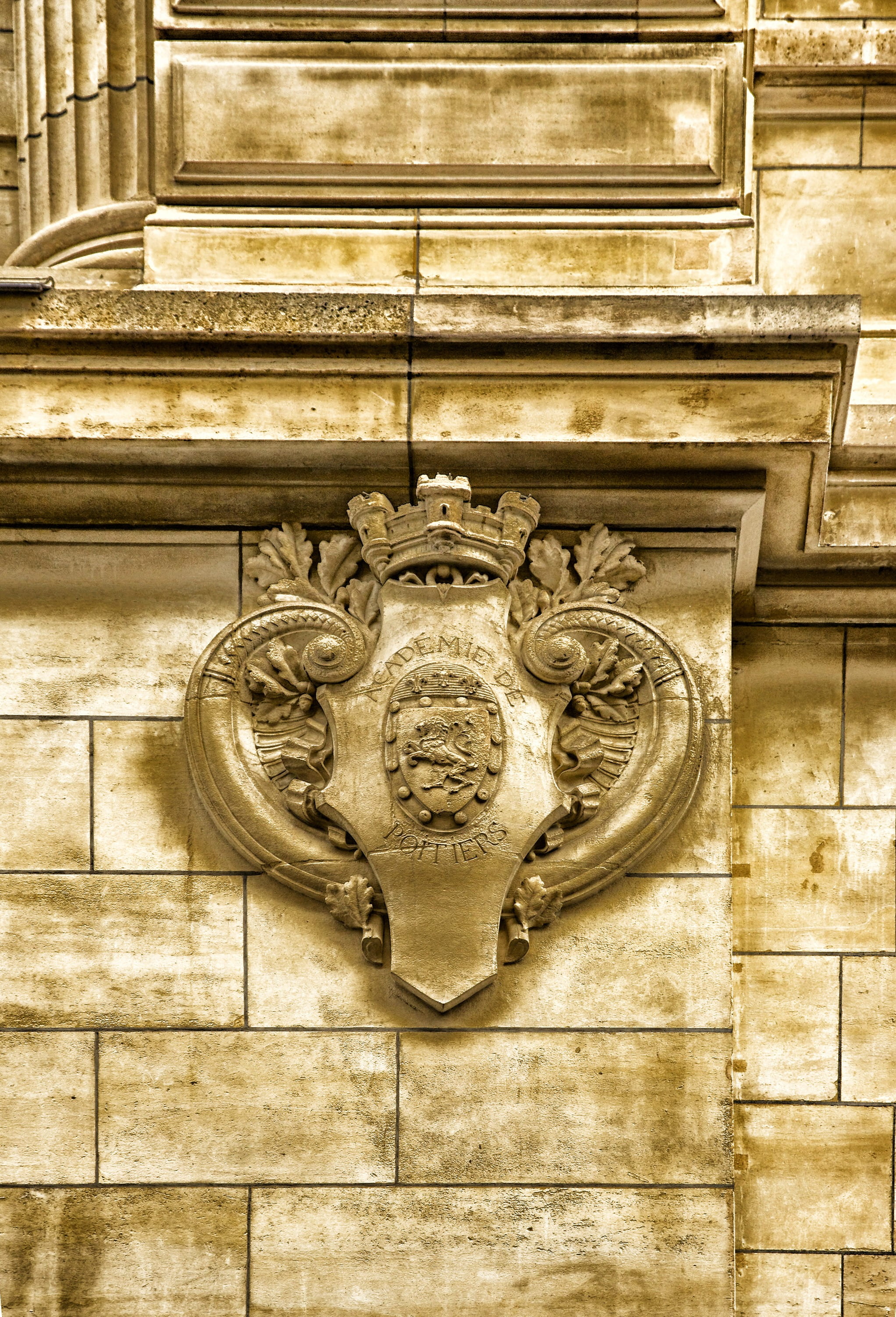 france, carving - craft product, historic, representation, 2K, craft, paris, building exterior, day, history, architecture, ornate, the past, art, sculpture, Phone HD Wallpaper