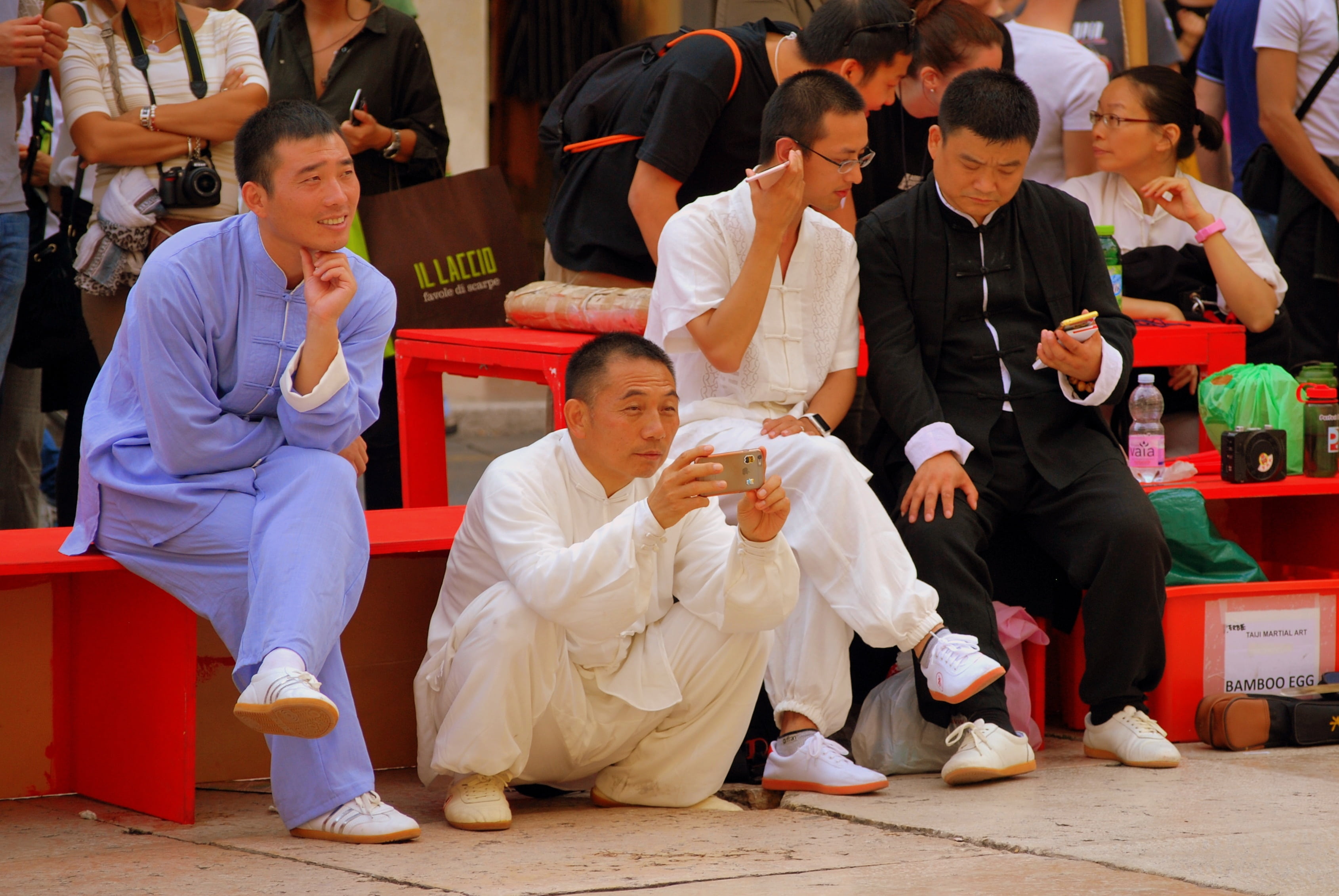 spirituality, sitting, 2K, people, group of people, lifestyles, crowd, to watch, show, business, praying, day, women, italy, chinese, verona, glass, drinking, HD Wallpaper