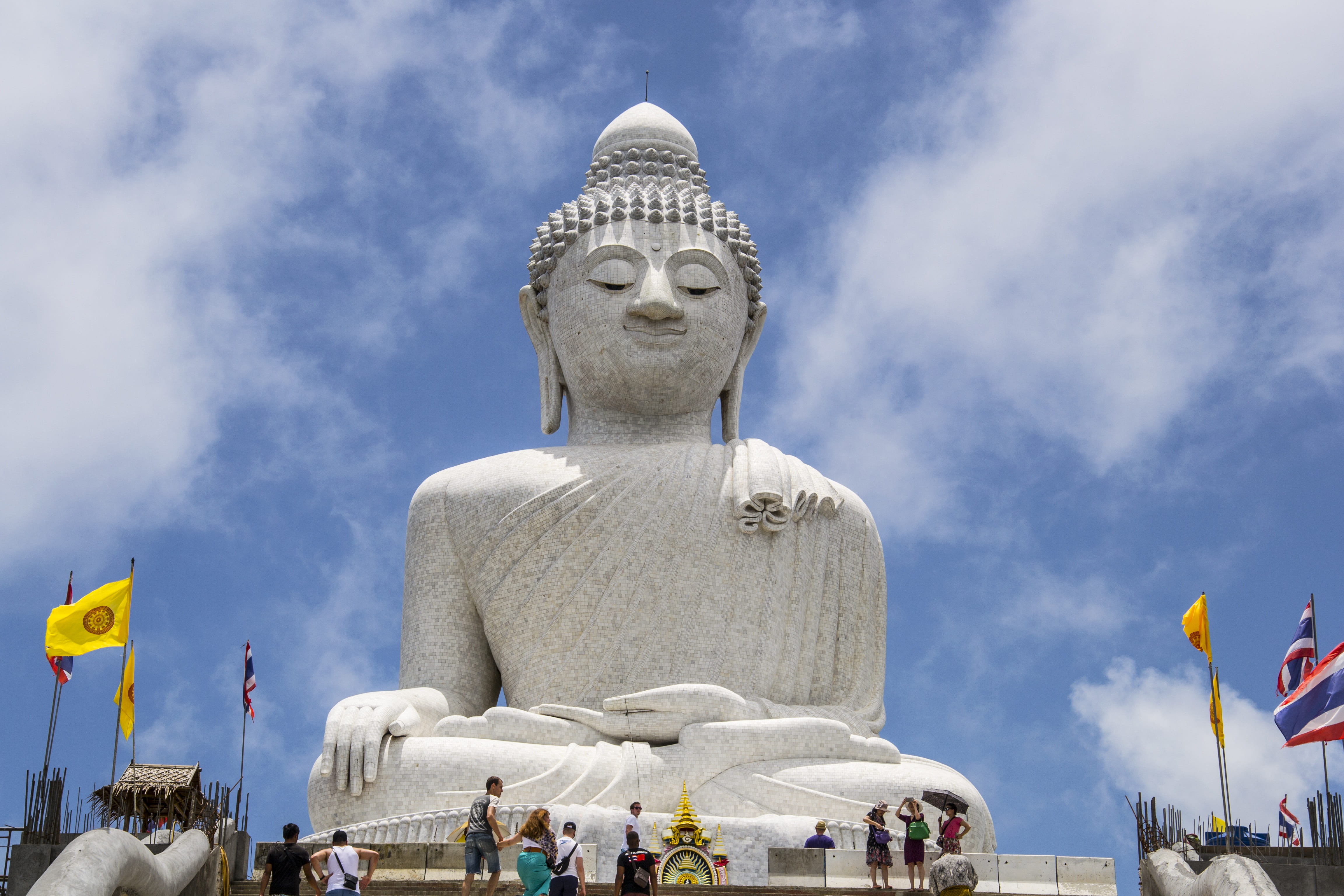 architecture, religion, 4K, low angle view, group of people, buddah, sky, built structure, representation, large group of people, thailand, human representation, HD Wallpaper