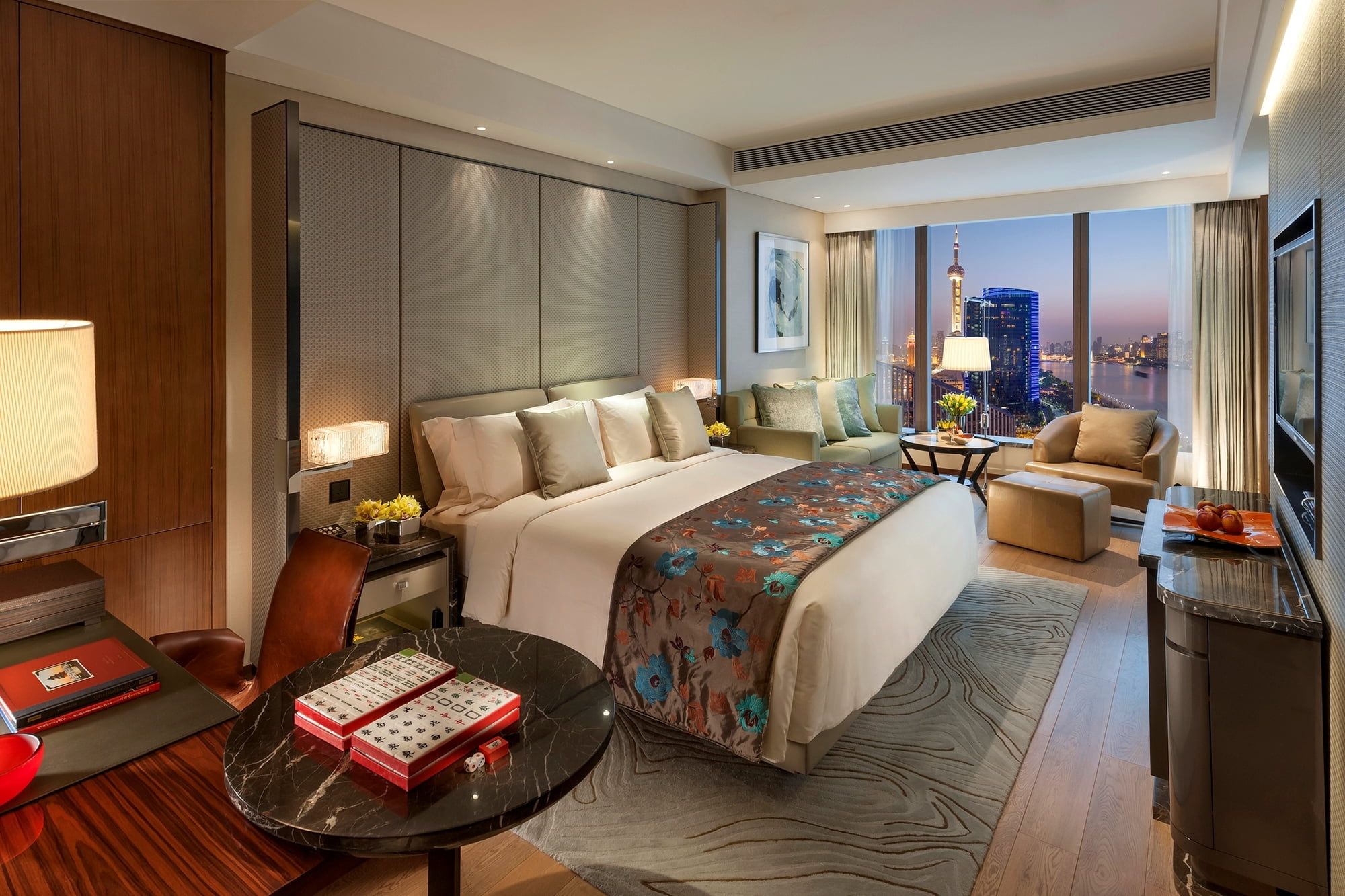 window, Pudong, absence, bed, home, sofa, bedroom, wealth, home interior, the city, electric lamp, chair, design, no people, tables, domestic room, home showcase interior, HD Wallpaper