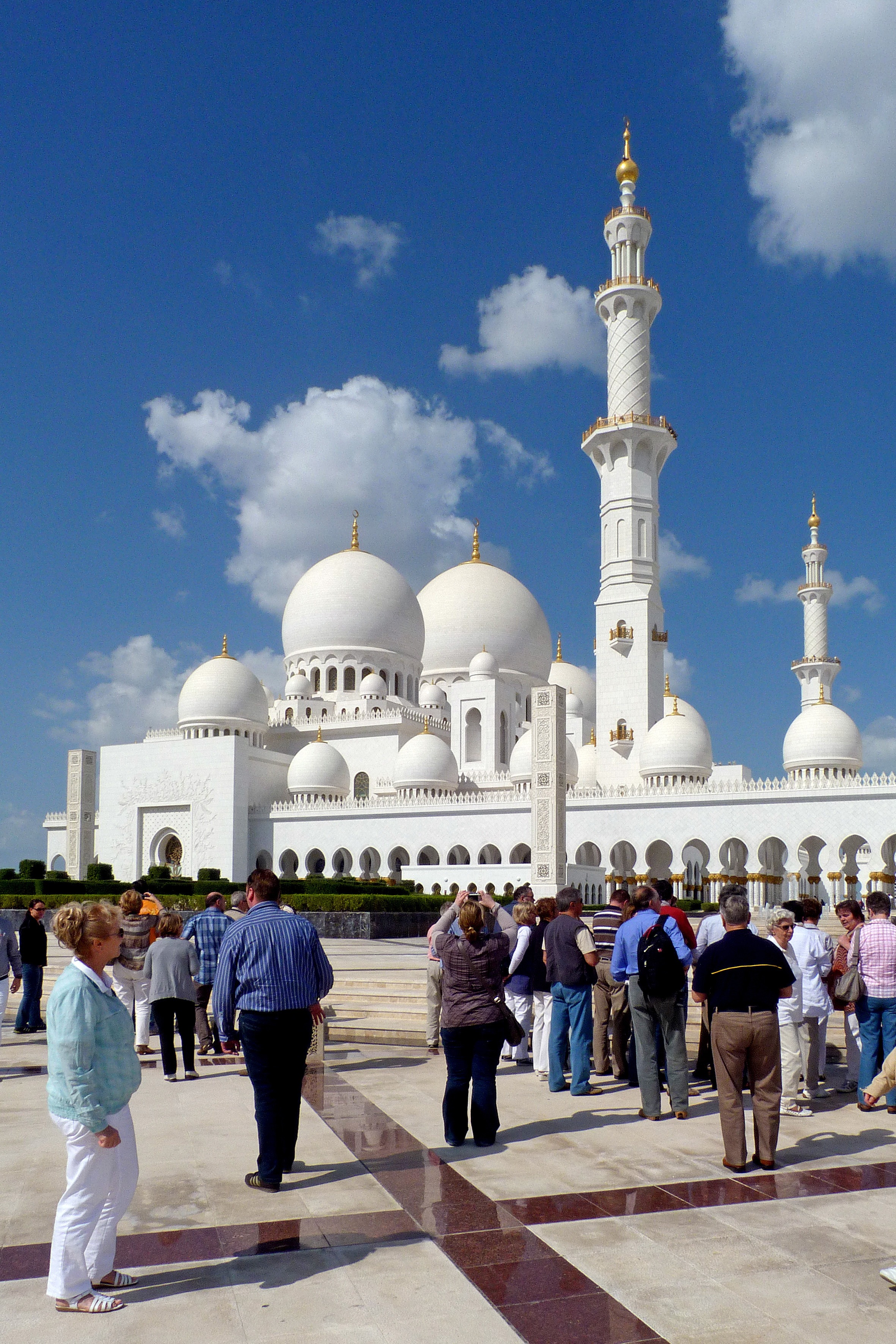 built structure, religion, men, large group of people, building exterior, mosque, dome, group of people, travel, abu dhabi, 2K, arabic, architecture, emirates, Phone HD Wallpaper