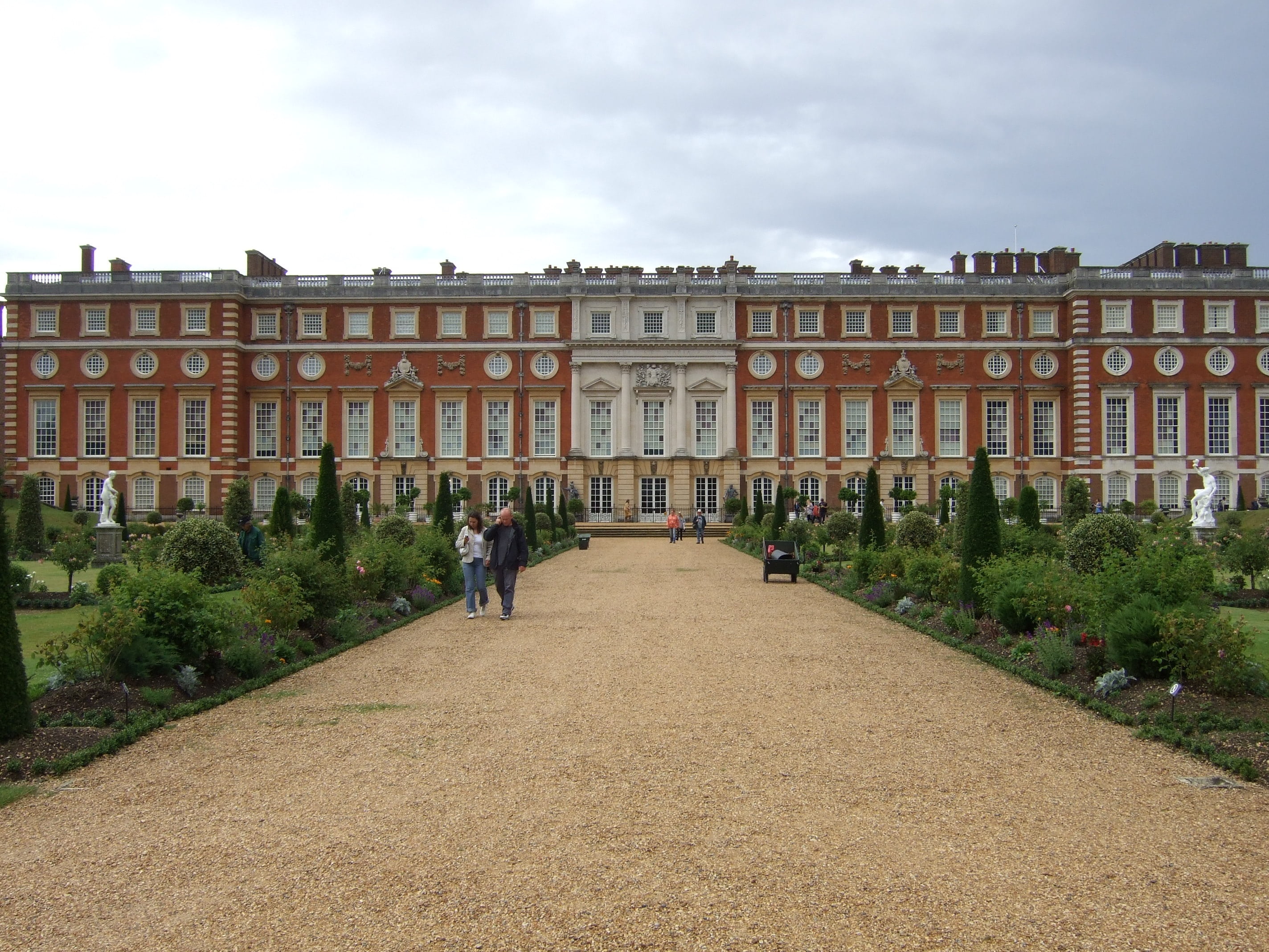 building exterior, building, henry, outdoors, women, direction, ancient, palace, royal, travel destinations, exterior, 2K, sky, city, the way forward, HD Wallpaper
