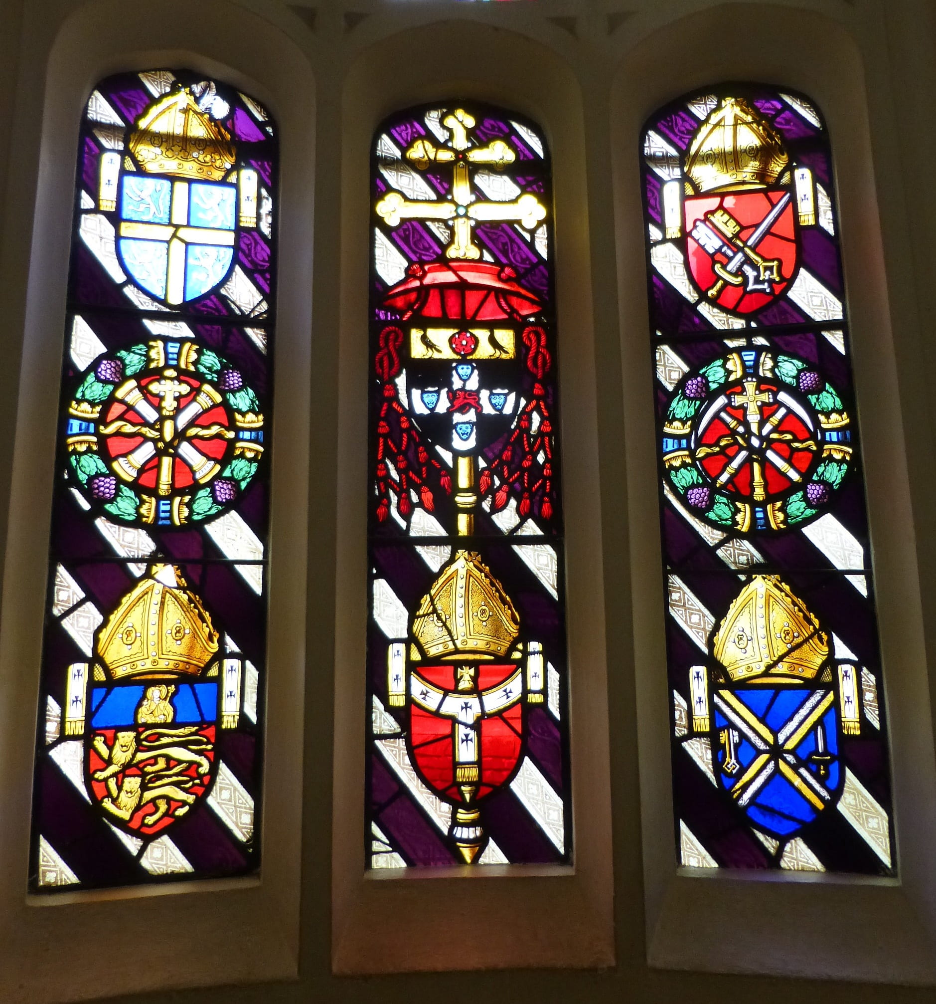 day, art and craft, religion, no people, belief, decorative, color, old, colorful, glass - material, spirituality, hampton court, stained glass, decoration, Phone HD Wallpaper