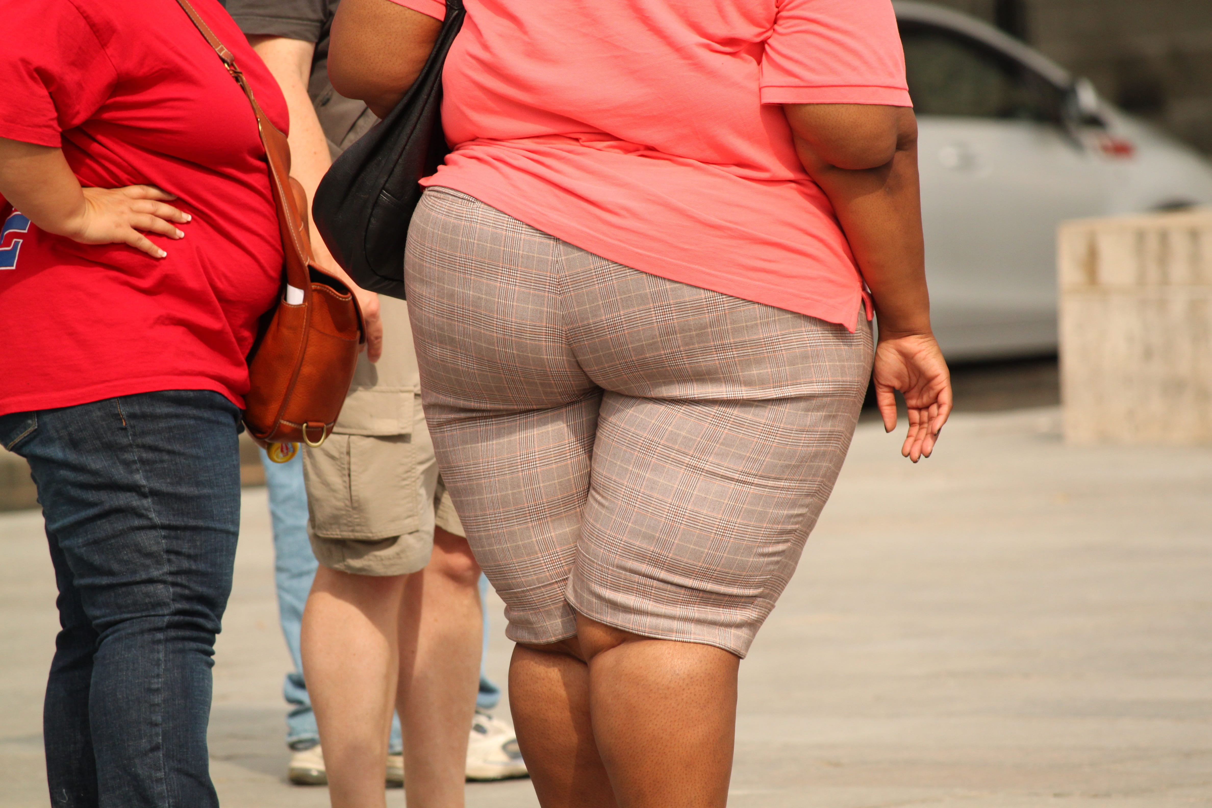 overweight, men, emotion, holding hands, heh, diseases, casual clothing, 4K, misshapen, real people, midsection, obesity, two people, positive emotion, HD Wallpaper
