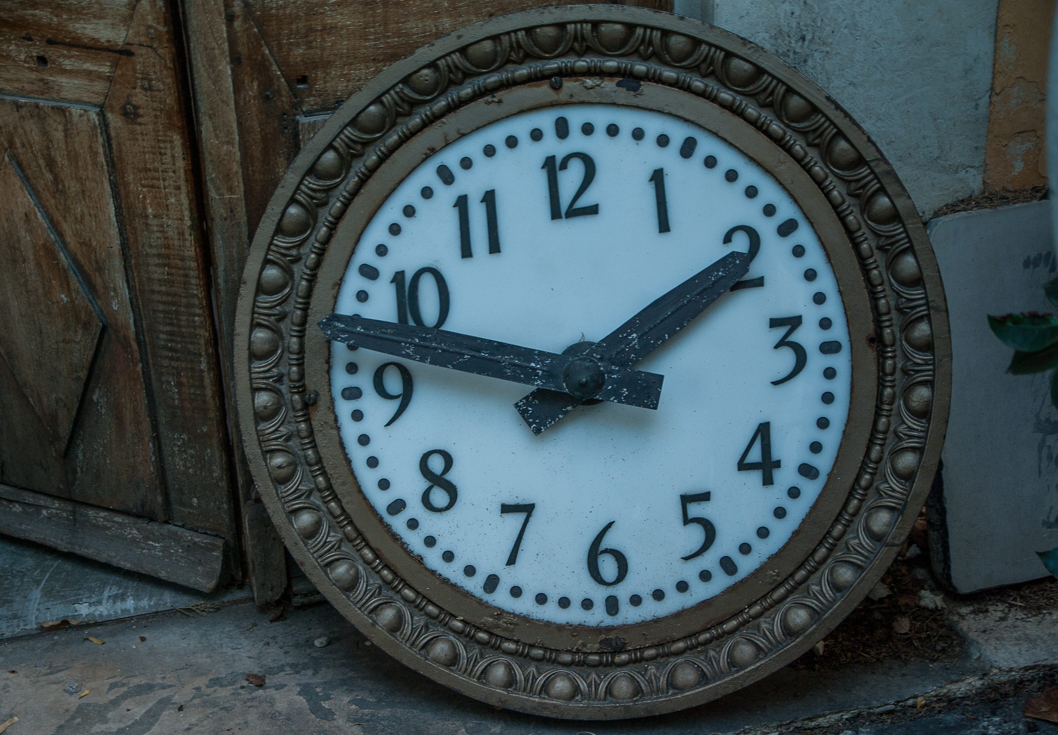 day, roman numeral, close-up, retro styled, circle, hour hand, old, wall, white, round, old-fashioned, clock, accuracy, shape, brown, points, Pendulum, HD Wallpaper